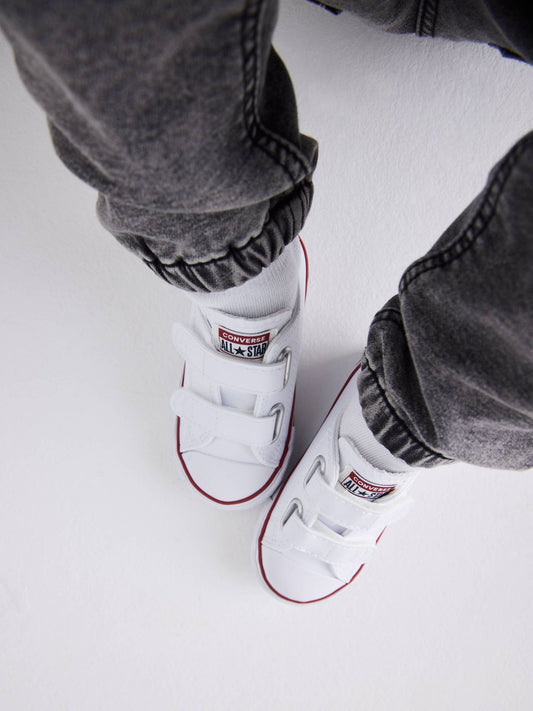 Converse White Chuck Ox 2V Infant Trainers image 2