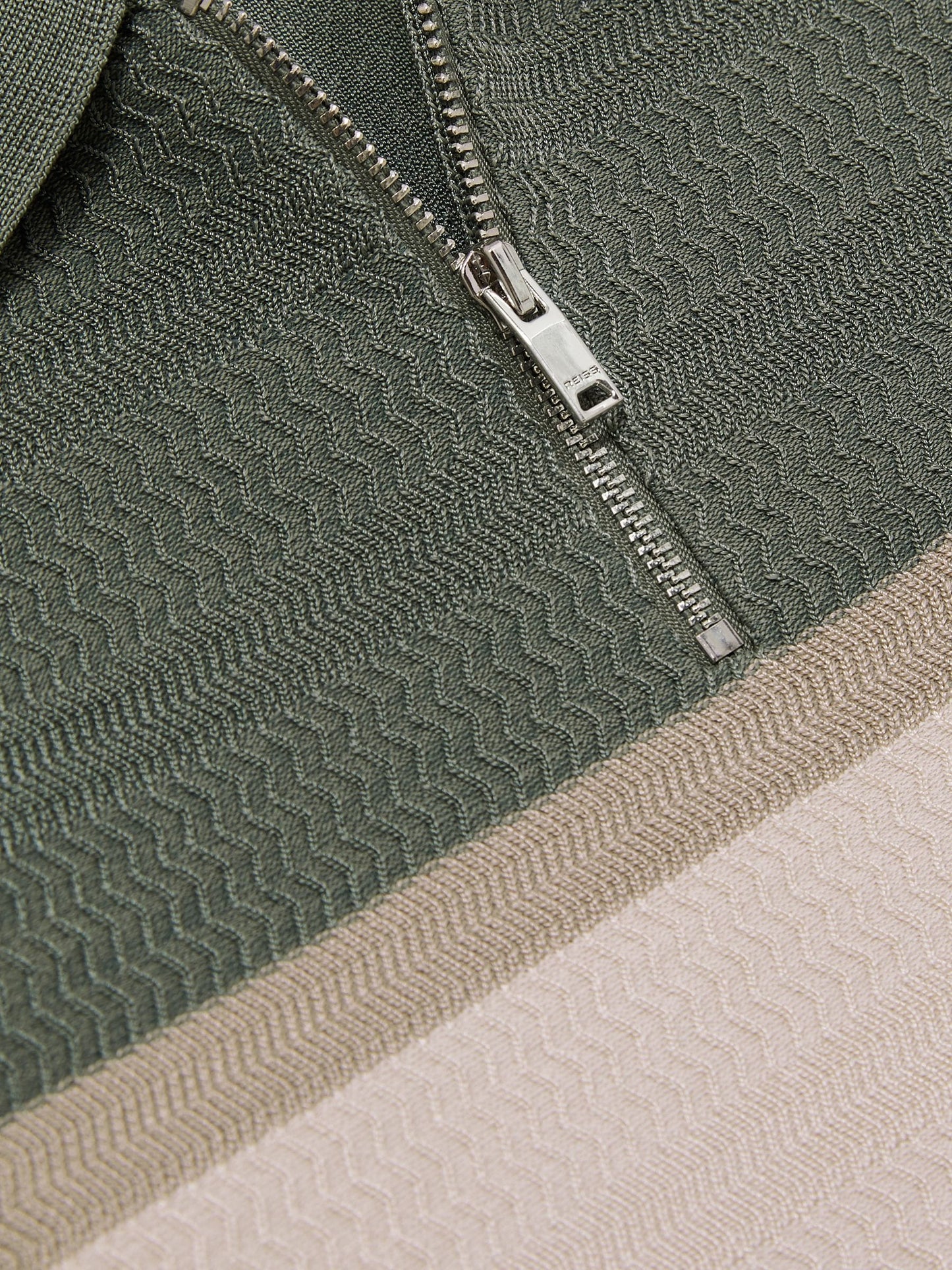 Dsiney Kidz - Reiss Sage Green Grove 9-13 yrs Textured Colour-Block Polo Shirt image 4