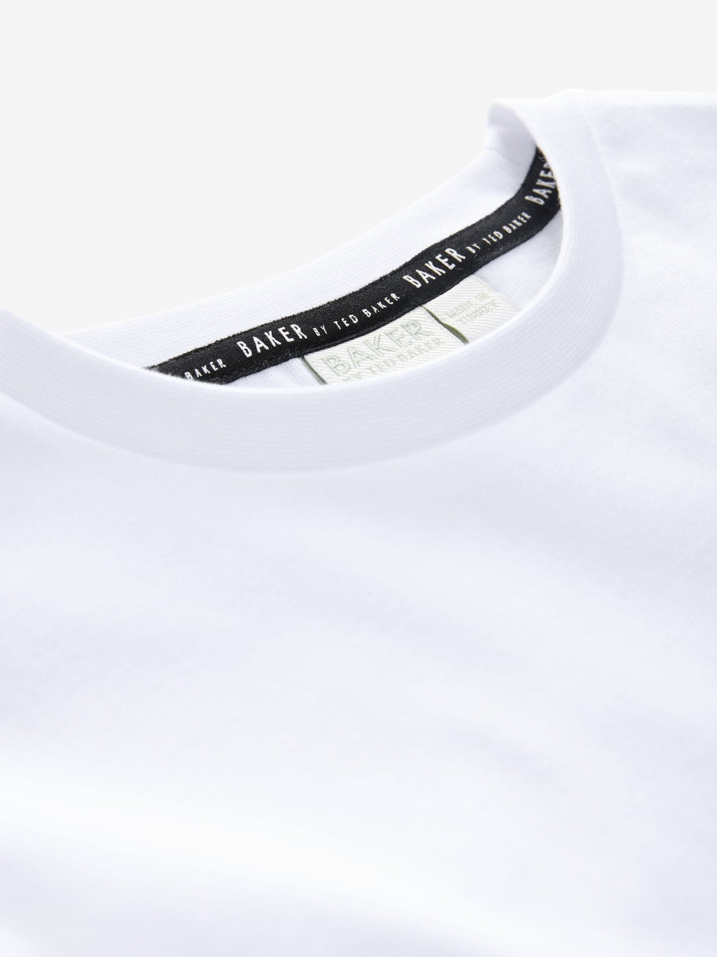 Dsiney Kidz - Baker by Ted Baker Graphic 100% Cotton White T-Shirt image 4