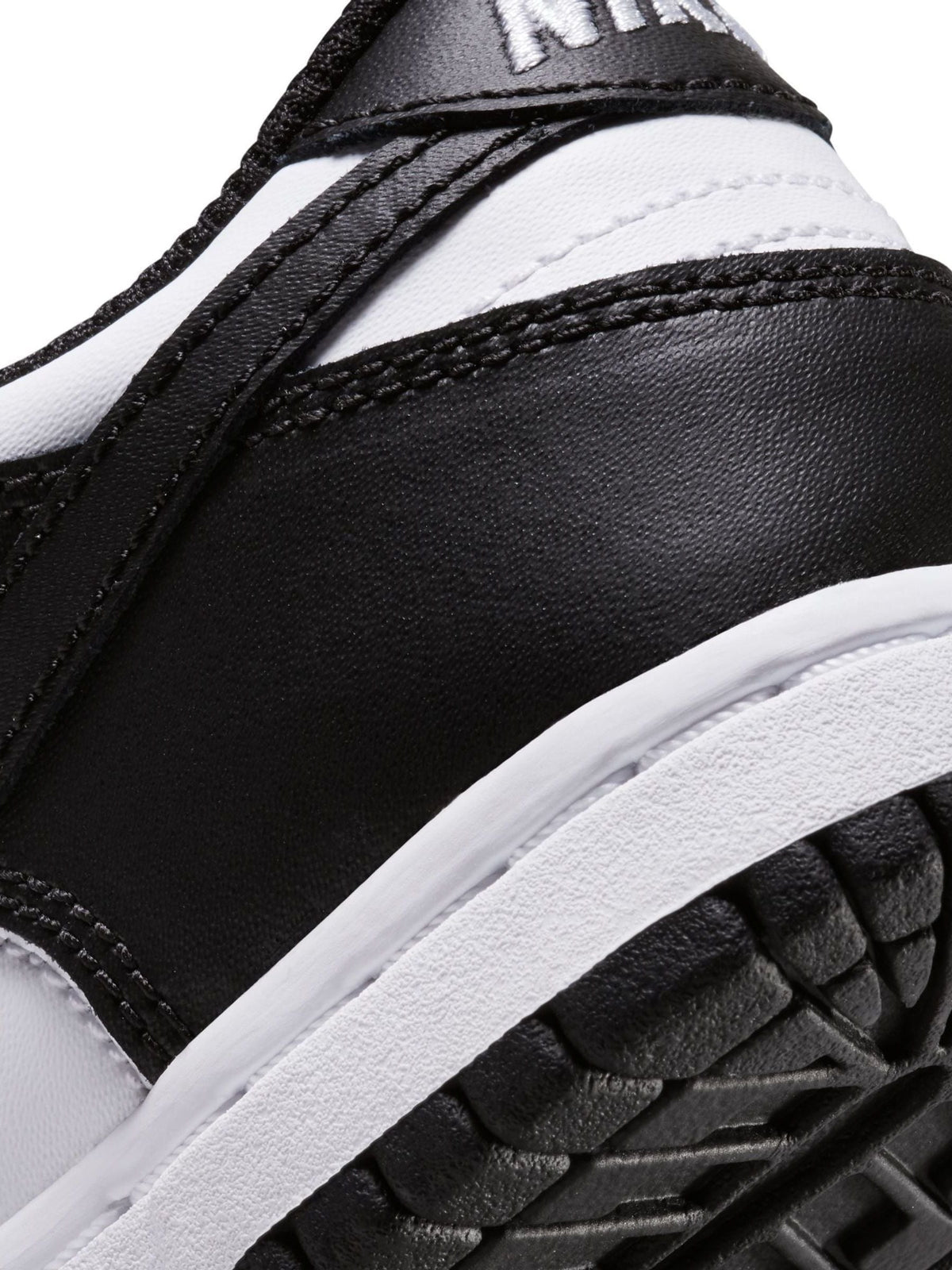 Nike Black/White Junior Dunk Low Trainers image 8