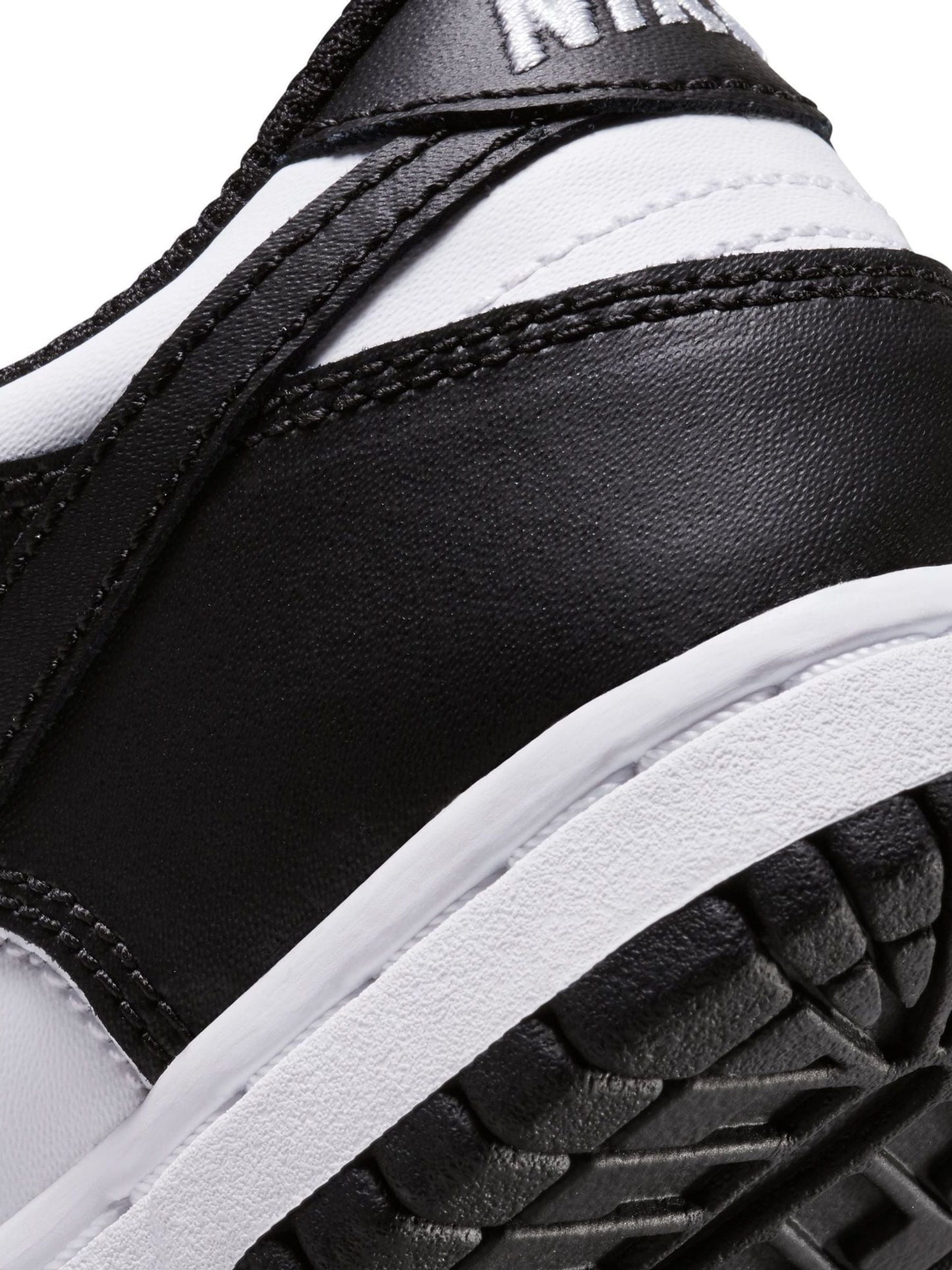 Nike Black/White Junior Dunk Low Trainers image 8