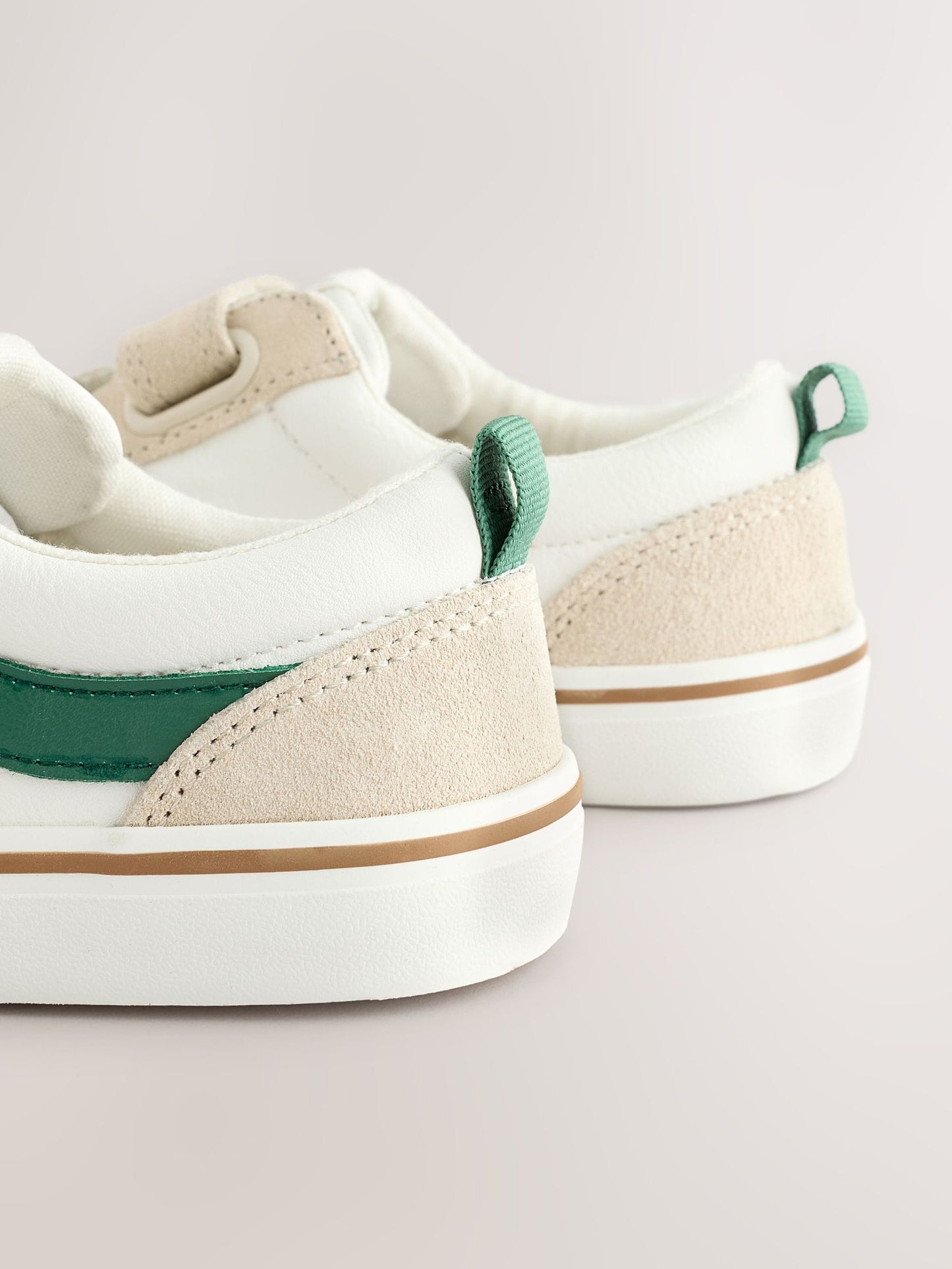 White/Green Wide Fit (G) Touch Fastening Trainers image 4