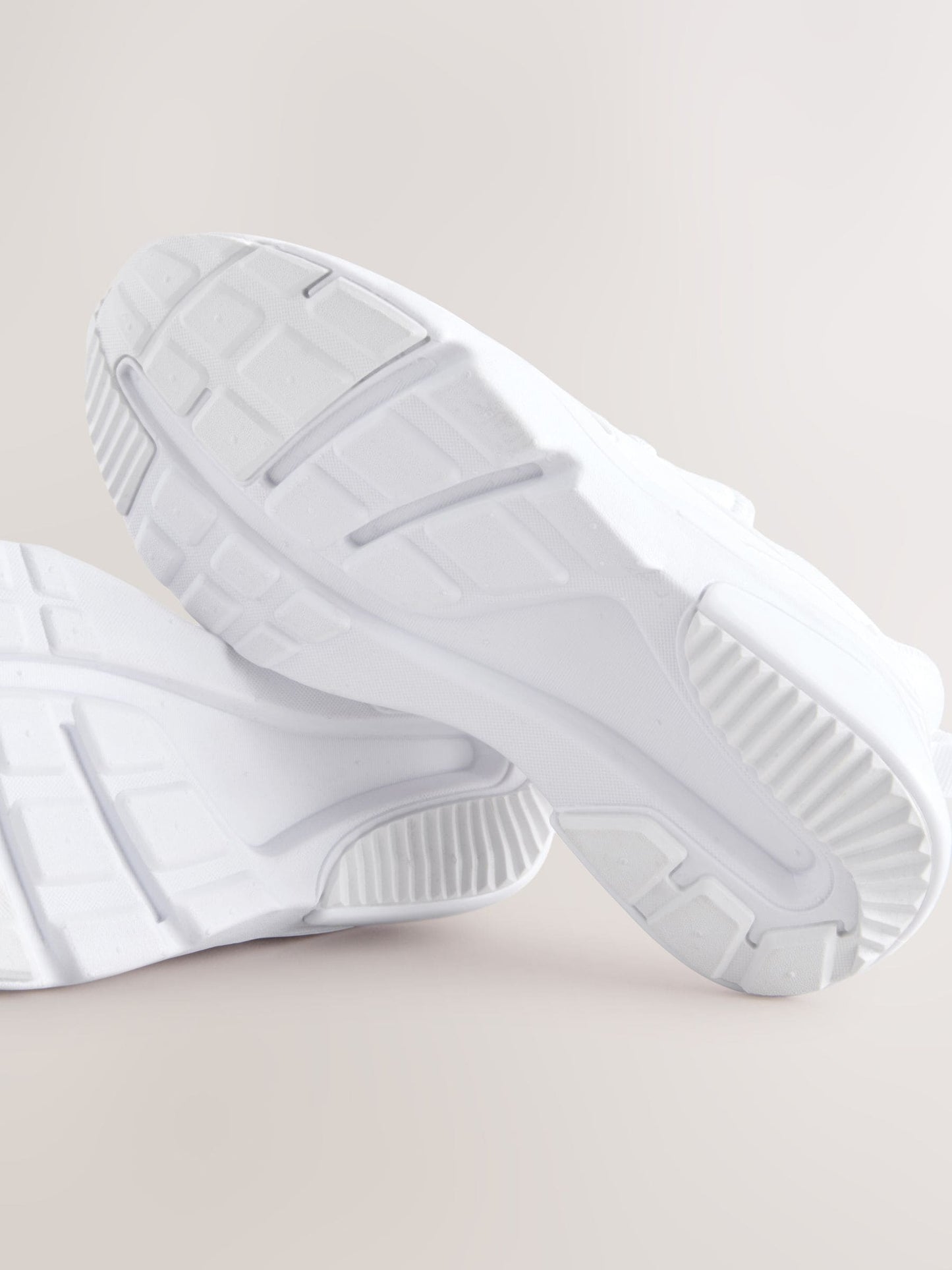 White Wide Fit (G) Elastic Lace Trainers image 5