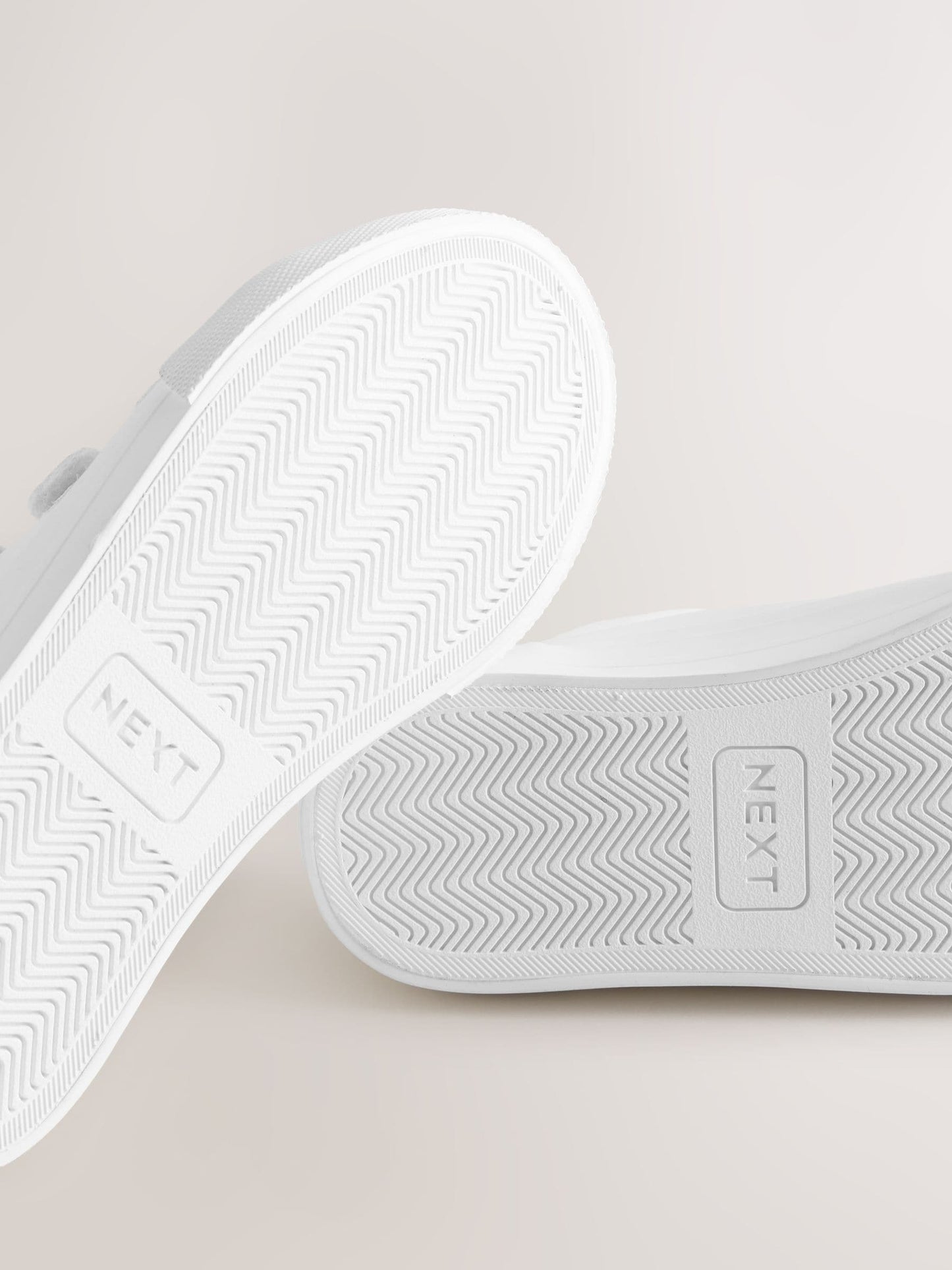 White Standard Fit (F) Touch Fastening Smart Trainers image 5