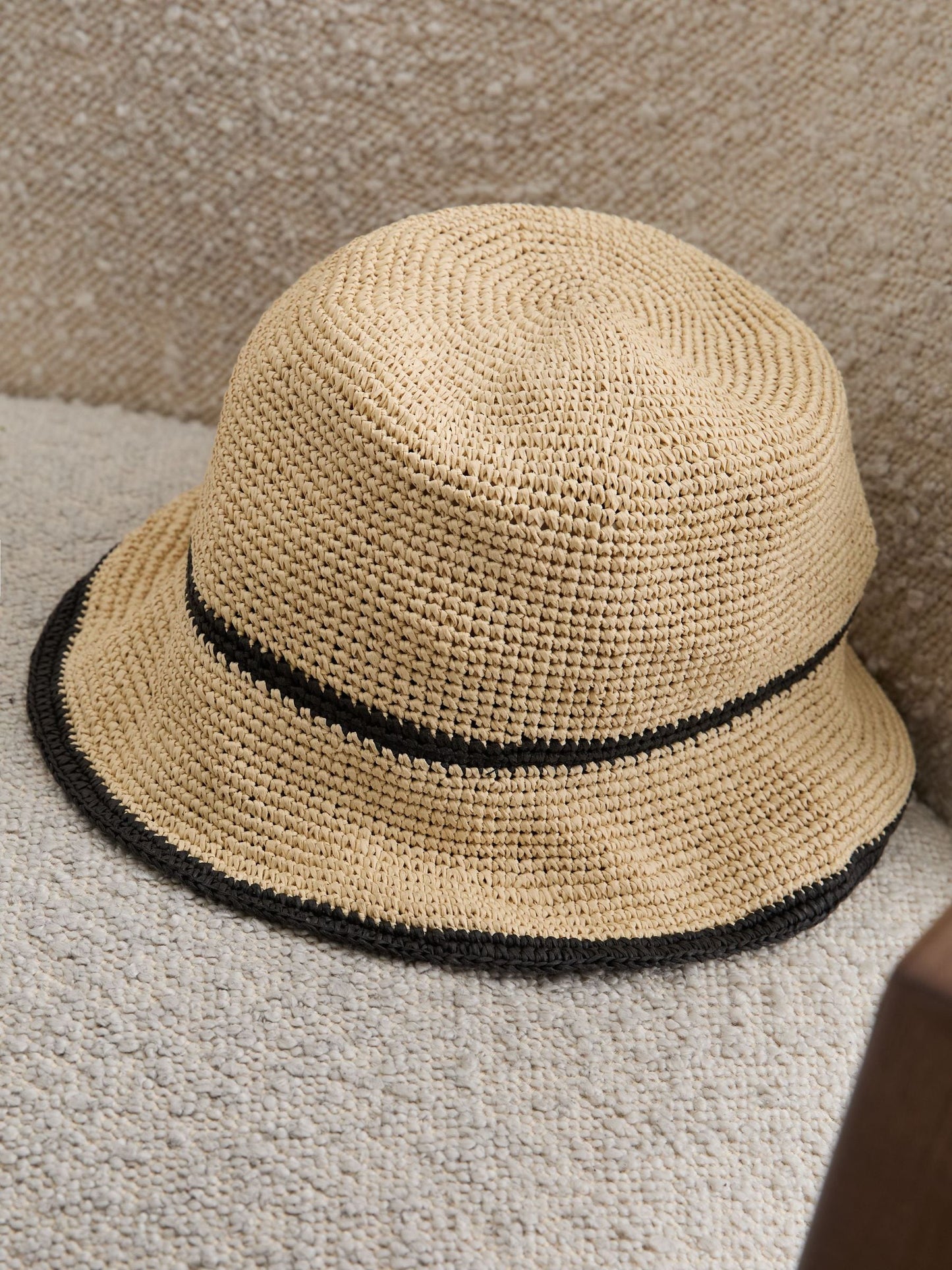 Reiss Natural Edith Girls Straw-Effect Tipped Bucket Hat image 1
