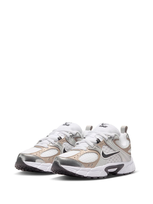 Nike White/Black Junior V5 Runner Trainers image 2