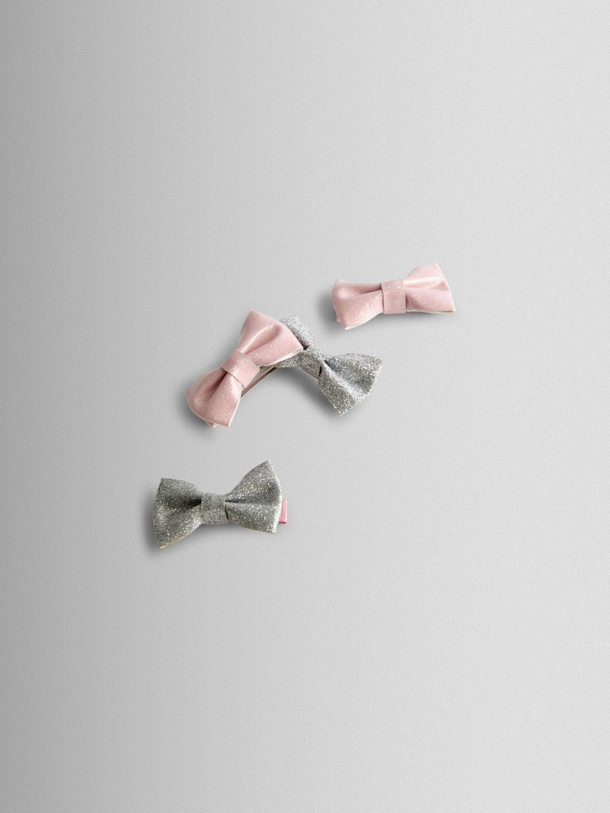 Dsiney Kidz - JoJo Maman Bébé Grey 4-Pack Glitter Bow Clips image 1