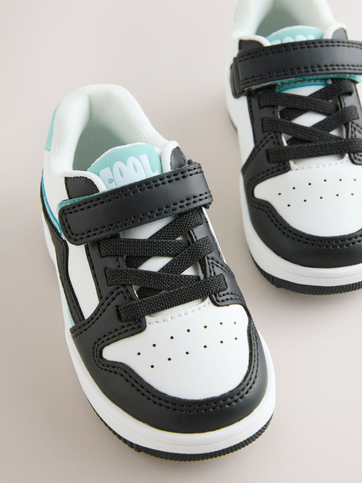 Black/White Touch Fastening Elastic Lace Trainers - image 5