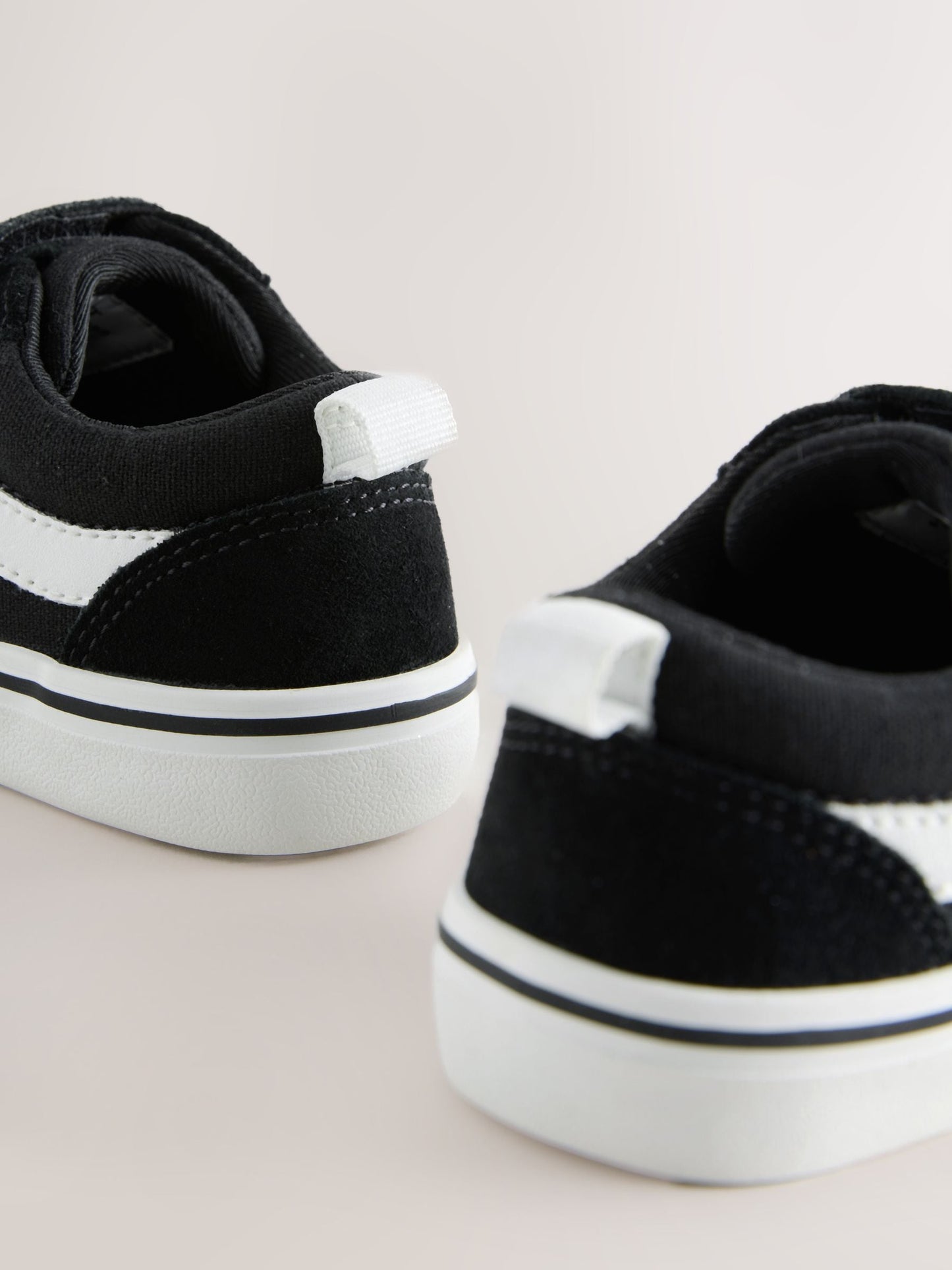 Black/White Wide Fit (G) Touch Fastening Trainers image 5