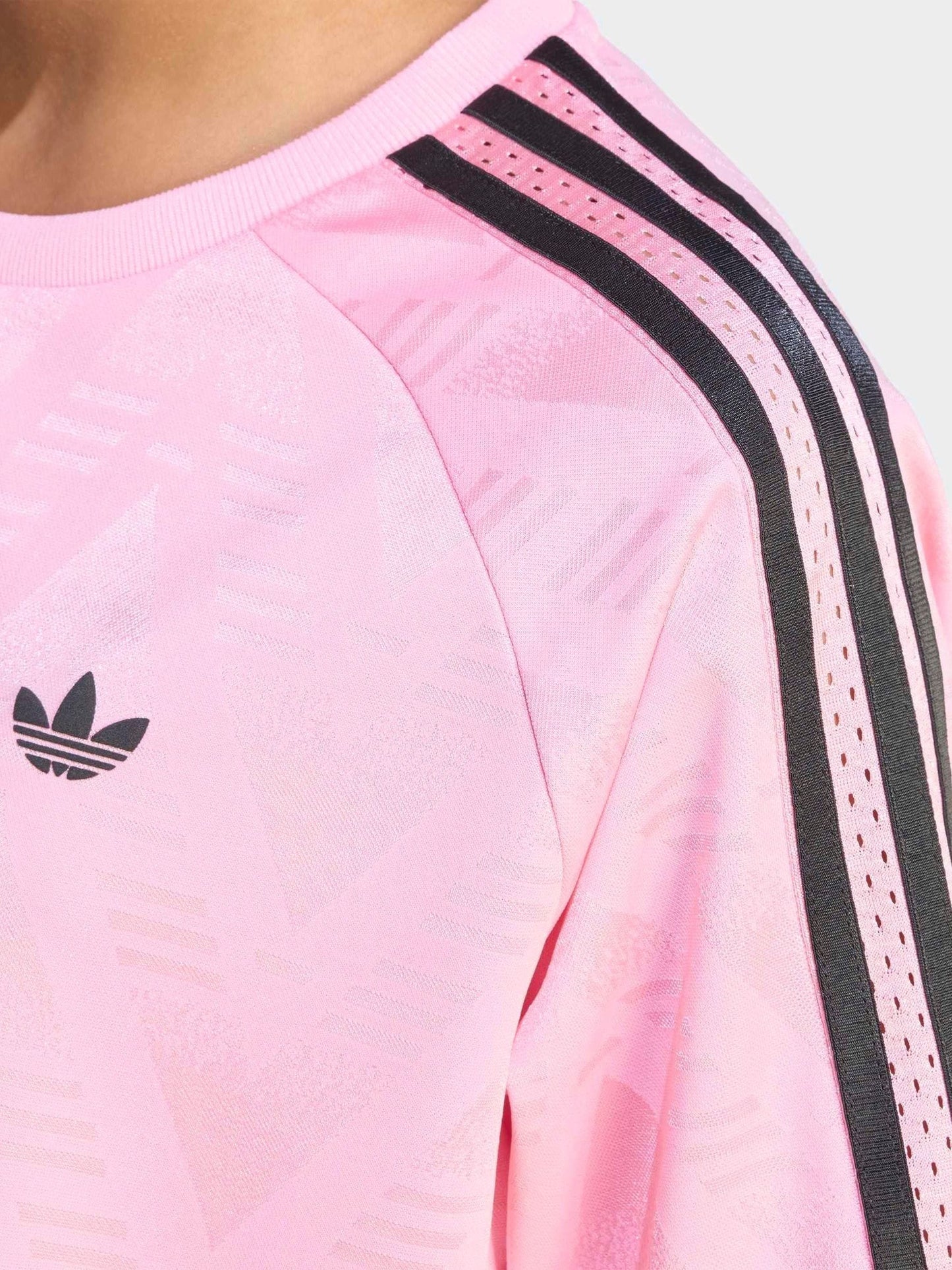 Dsiney Kidz - adidas Originals Pink Loose Boxy Jaquard T-Shirt image 5