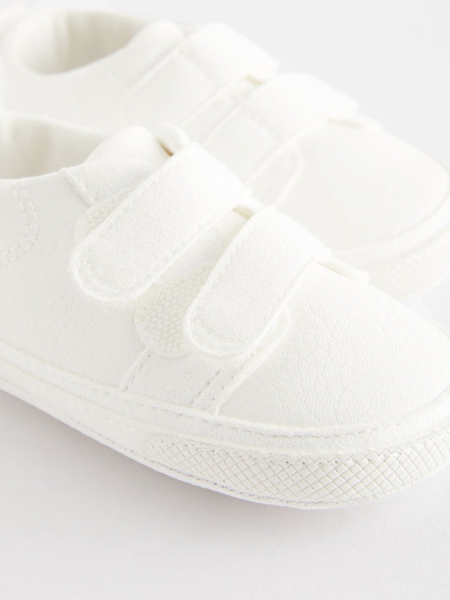 White Touch Fastening Baby Trainers (0-2mths) image 5