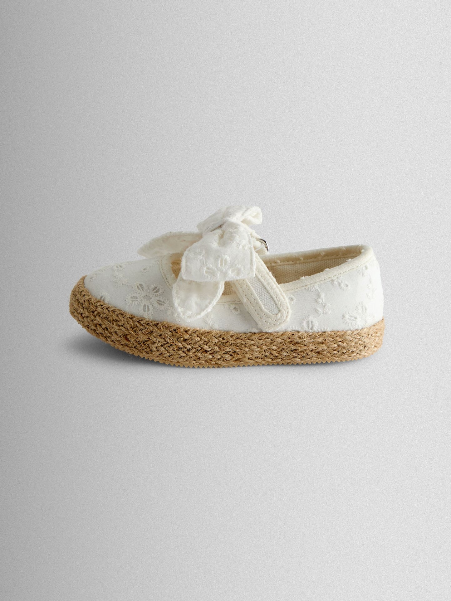 JoJo Maman Bébé White Broderie Embroidered Bow Strap Ballet Pumps image 4