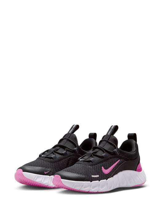 Nike Black/Pink Junior Free Ride Trainers image 2