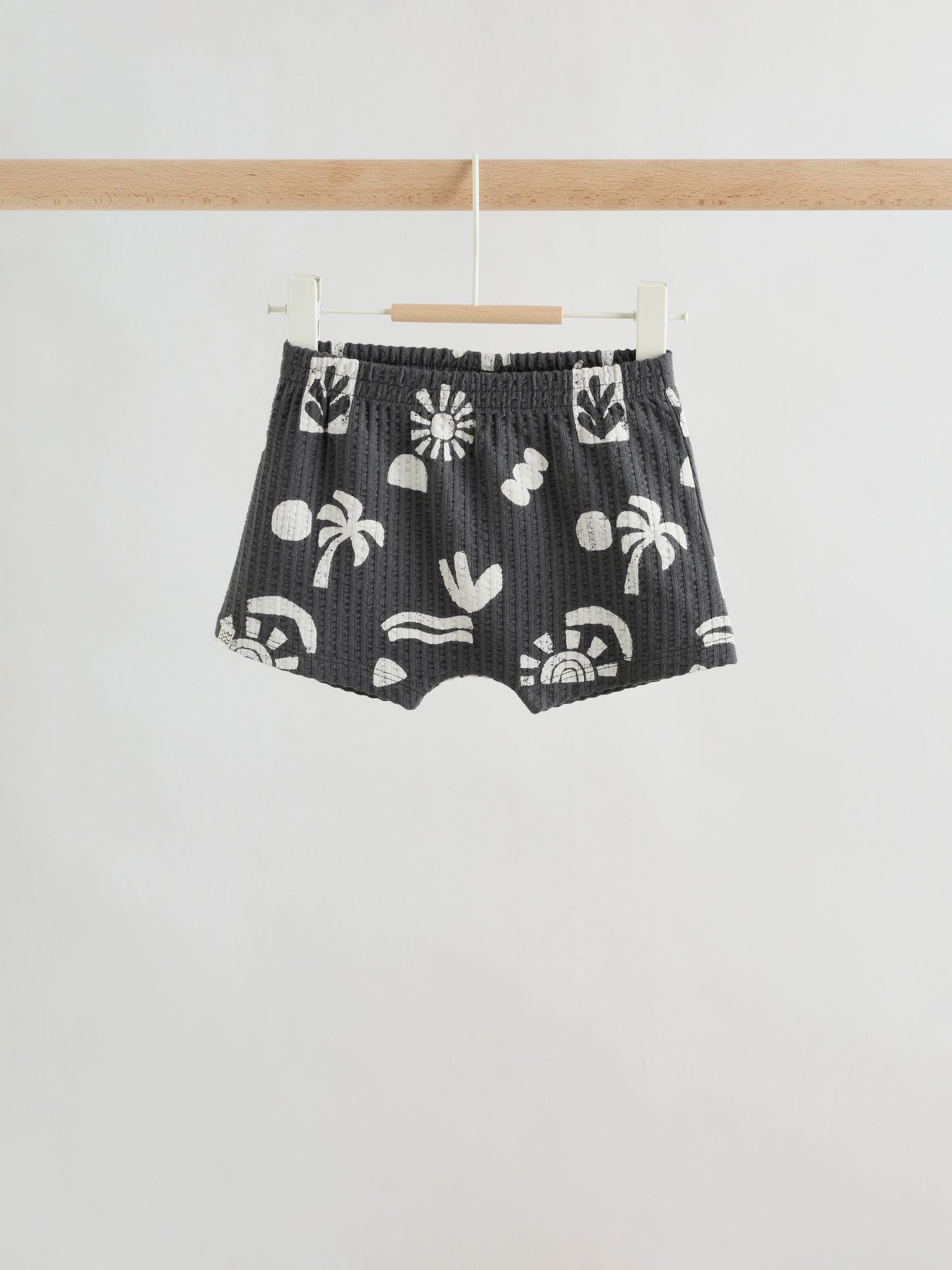 Grey/White Palm Top and Shorts Baby Set (0mths-2yrs) image 7