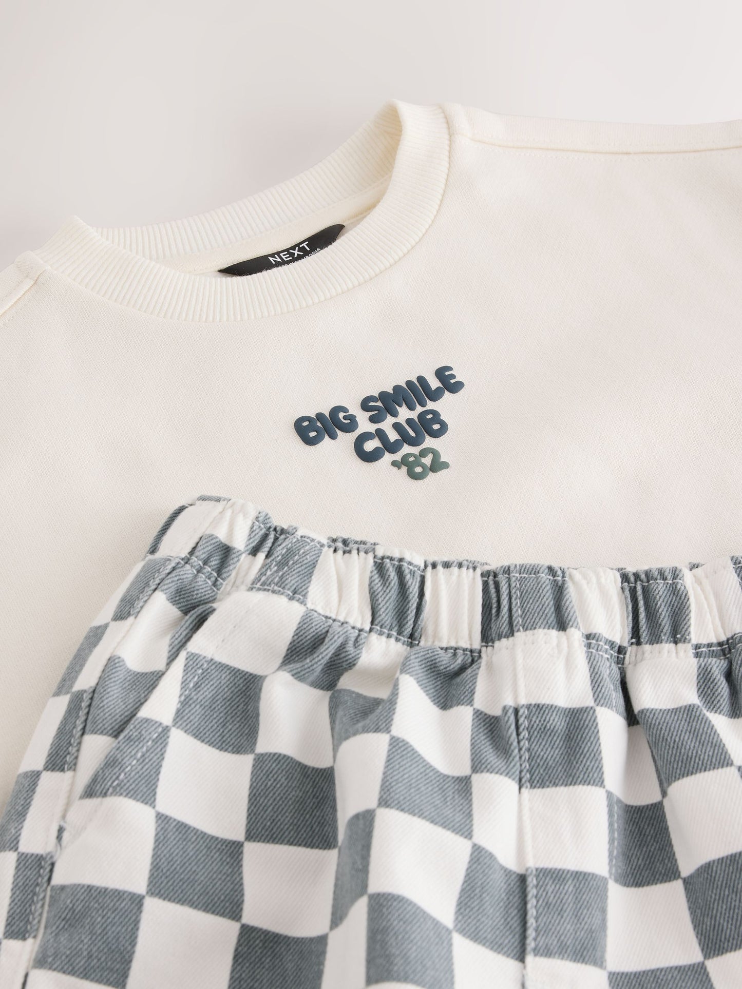 Dsiney Kidz - White and Green Long Sleeve Top and Trousers Set (3mths-7yrs) image 9