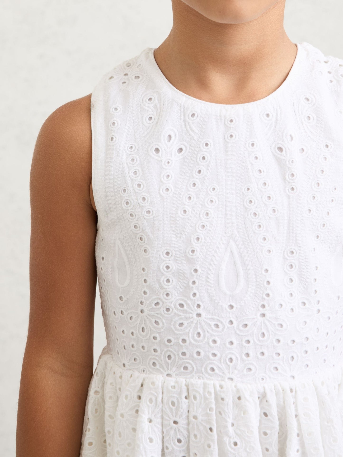 Reiss White Malia 9-13 yrs Cotton Broderie Cross-Back Dress image 4
