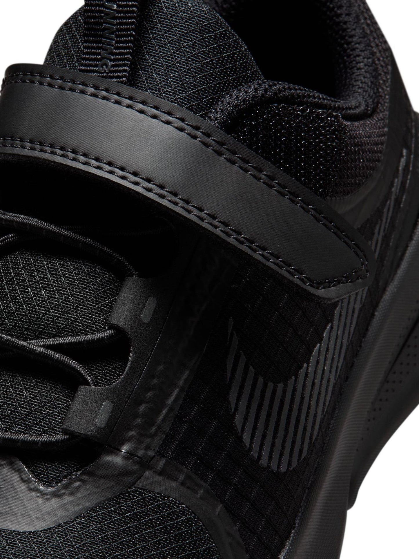 Nike Black Junior Star Runner Utility Trainers image 7