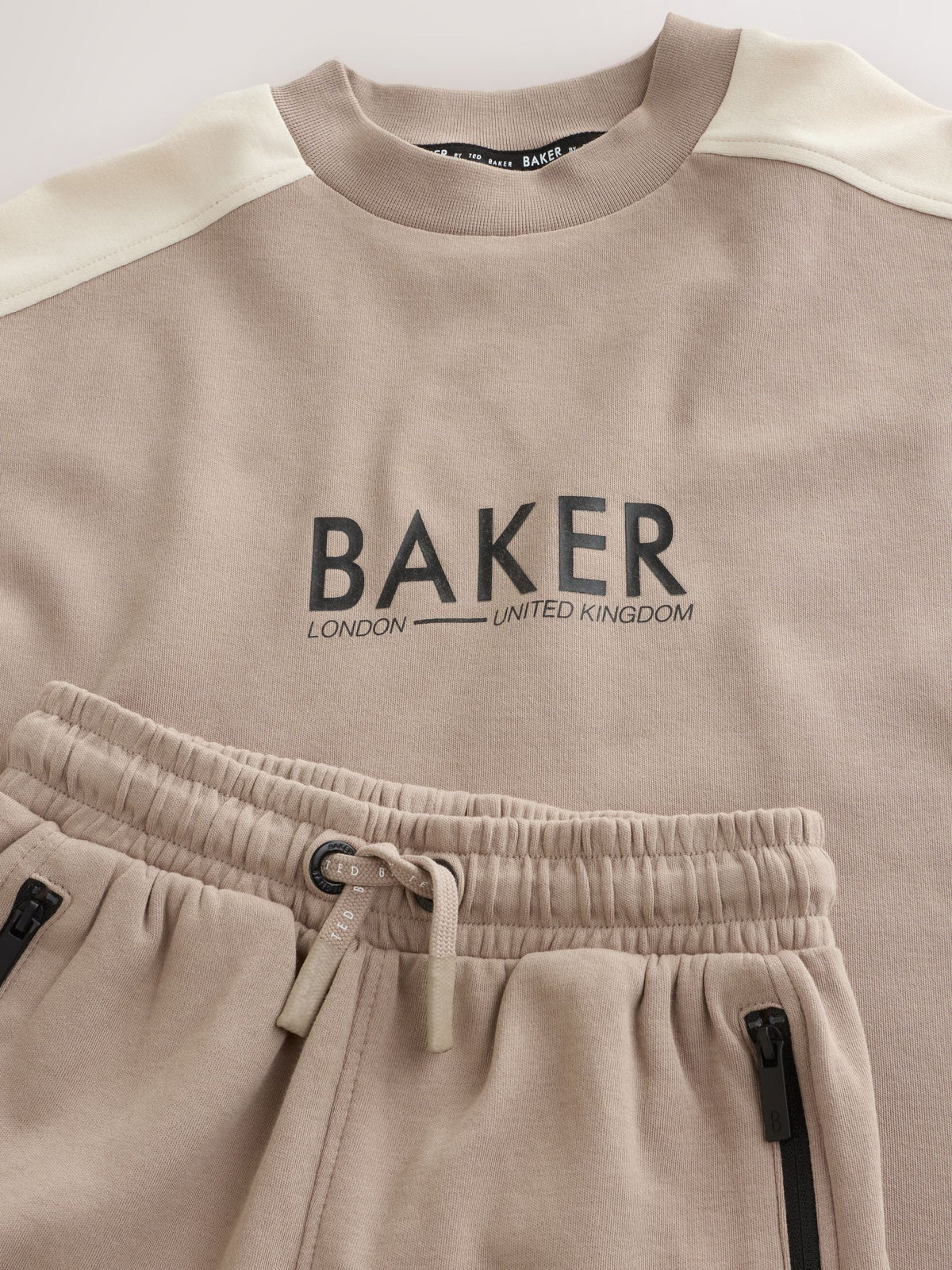 Dsiney Kidz - Baker by Ted Baker Oversized Stone Panel T-Shirt and Shorts Set image 9
