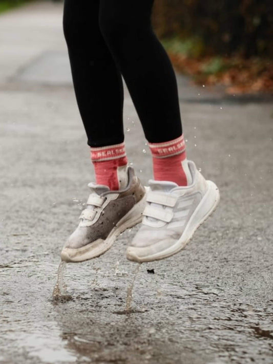 Sealskinz Pink Berney Waterproof All Weather Mid Length Socks image 2