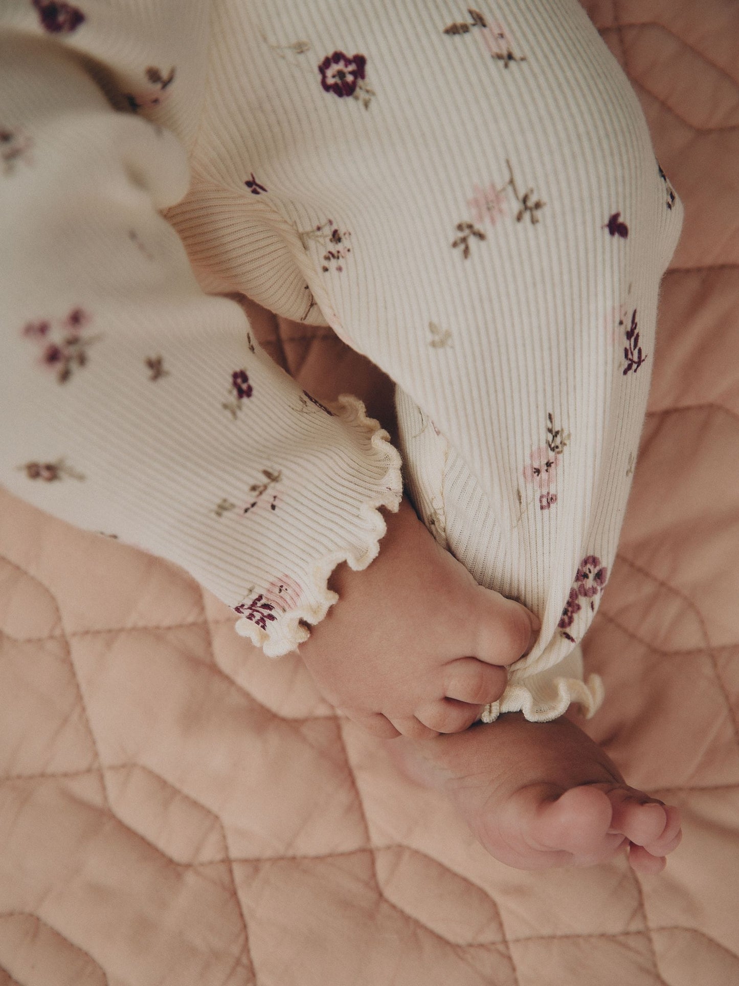 Pink Bunny Long Sleeve Top and Leggings Baby 2 Piece Set (0mths-2yrs) image 4
