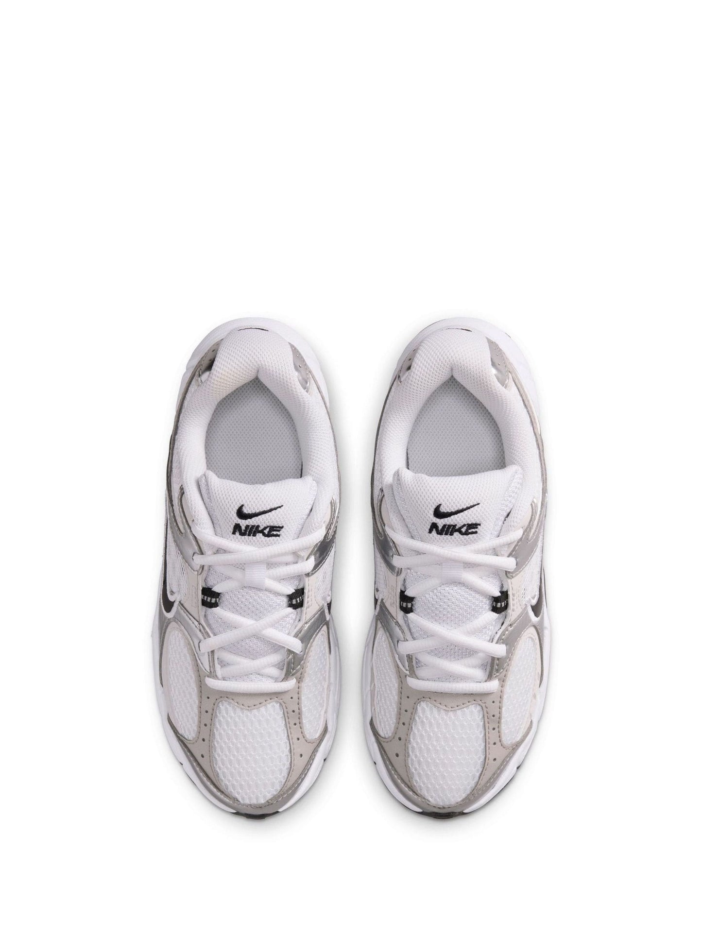 Nike White Youth V5 Runner Trainers image 7