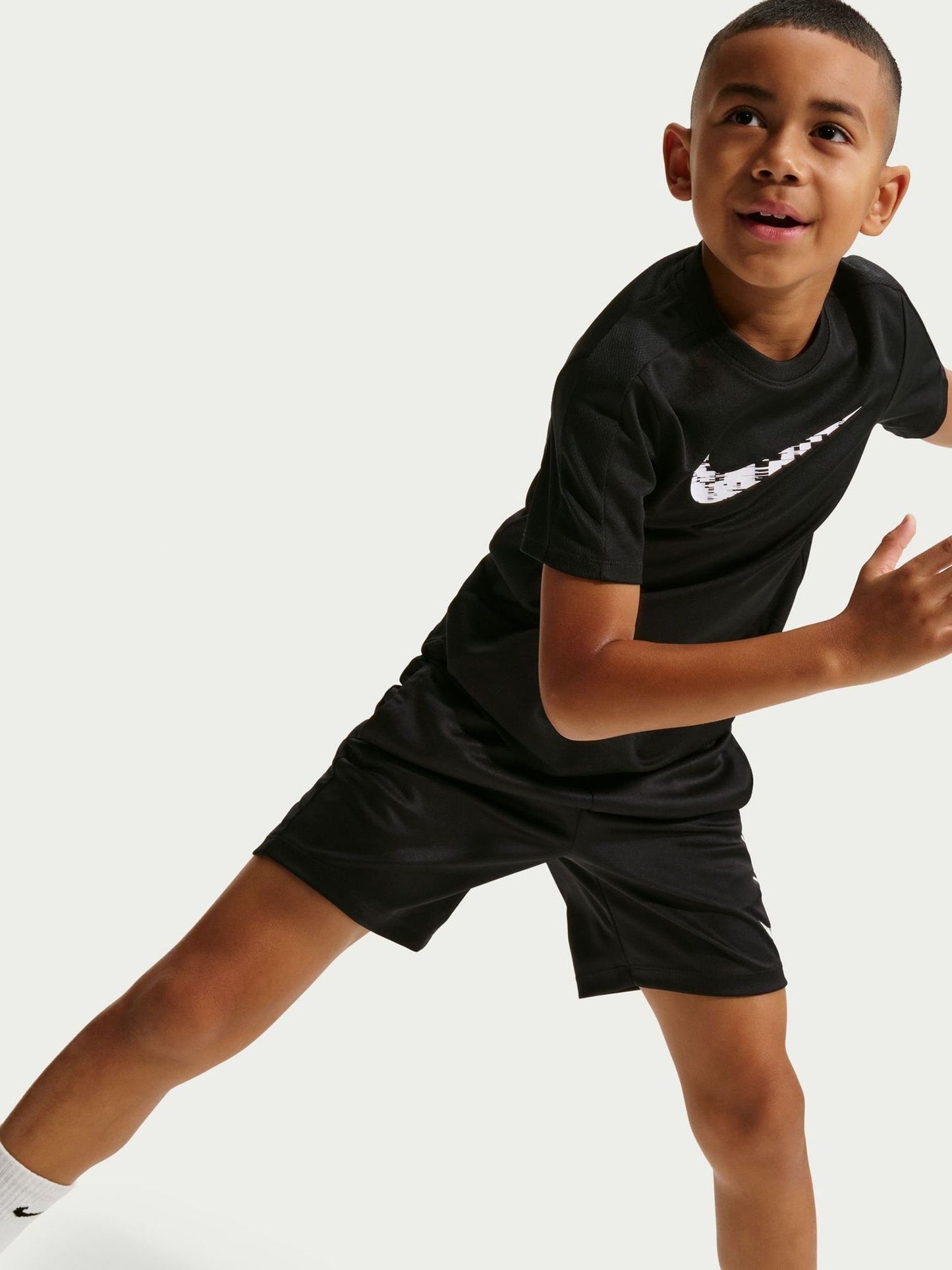 Dsiney Kidz - Nike Black Chrome Trophy23 Dri-FIT Short-Sleeve Training Tshirt image 5