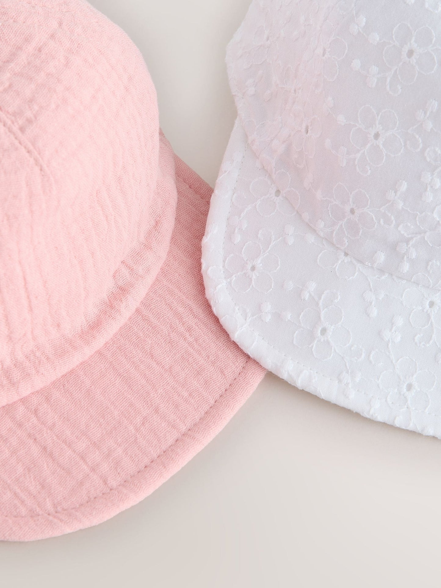 Pink/White Broderie Bow Back Baby Hats 2 Pack image 3