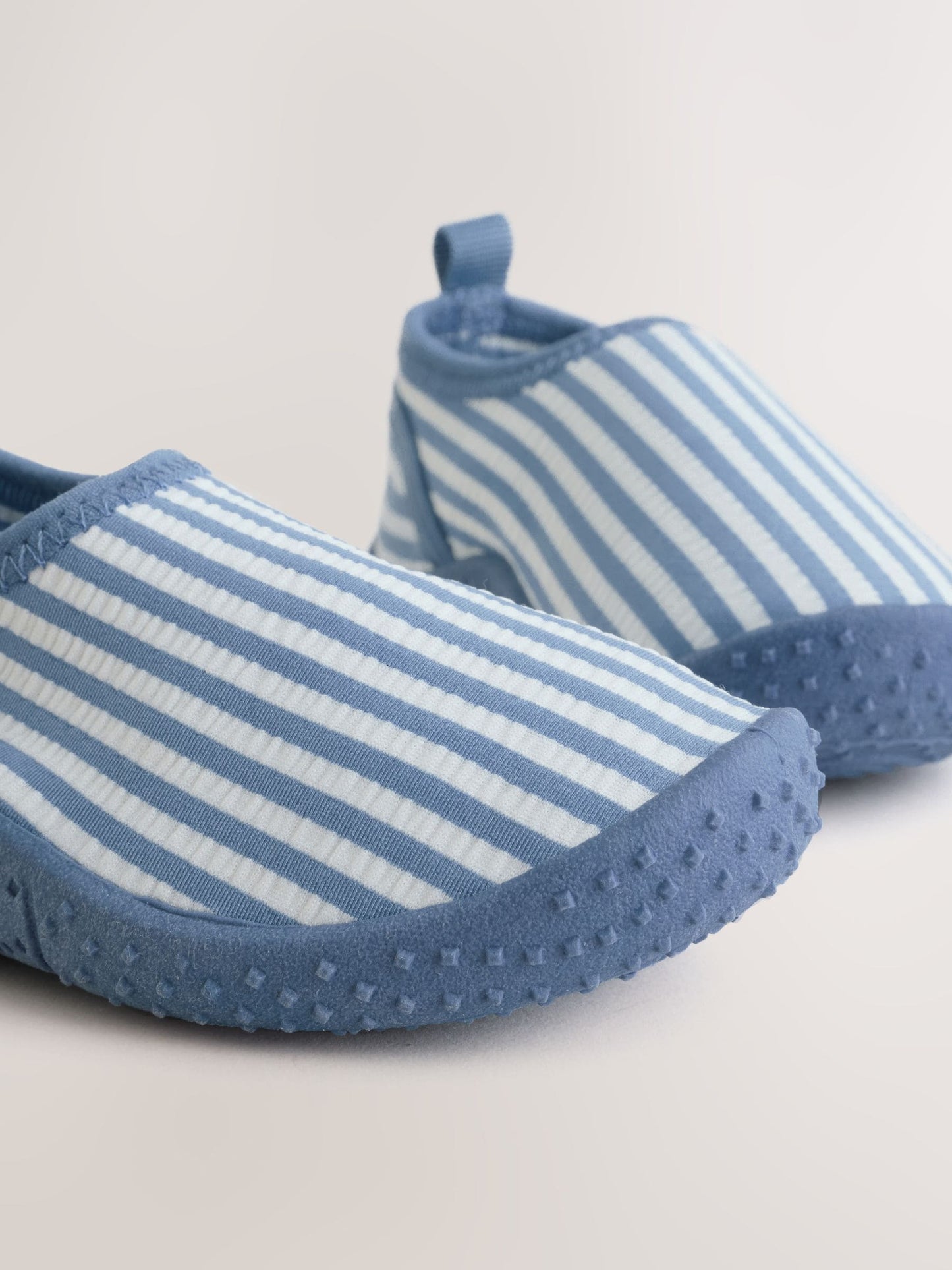 Blue/Ecru Standard Fit (F) Swim Socks image 9