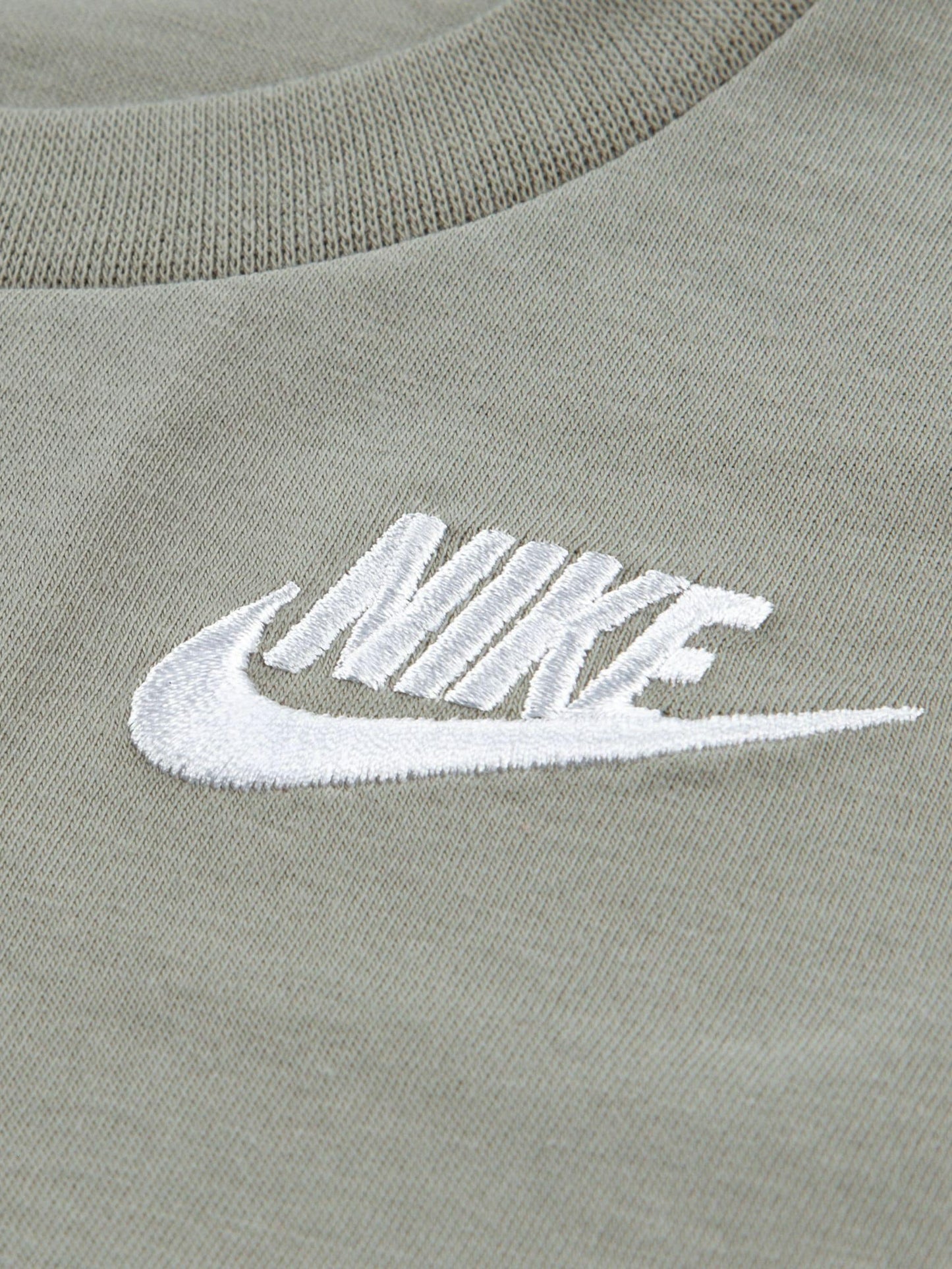 Nike Green Small Logo T-Shirt And Shorts Set image 3