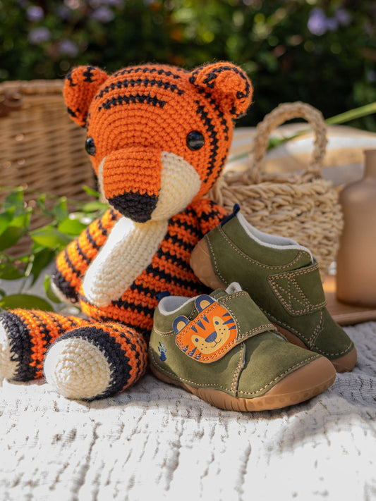 Start Rite Green Cub Rip Tape Pre-Walker Shoes With Tiger Motif image 2