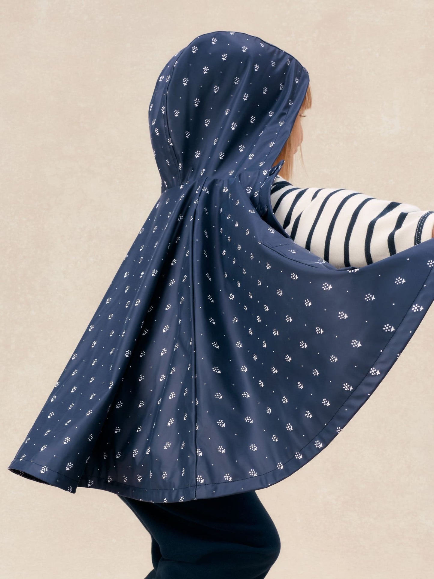 The White Company Blue Daisy Rain Poncho image 3