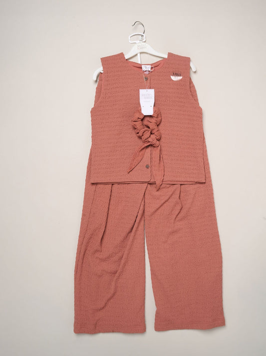Dsiney Kidz - Miss Red Textured Top Wide Leg Trousers And Scrunchie Outfit Set image 2