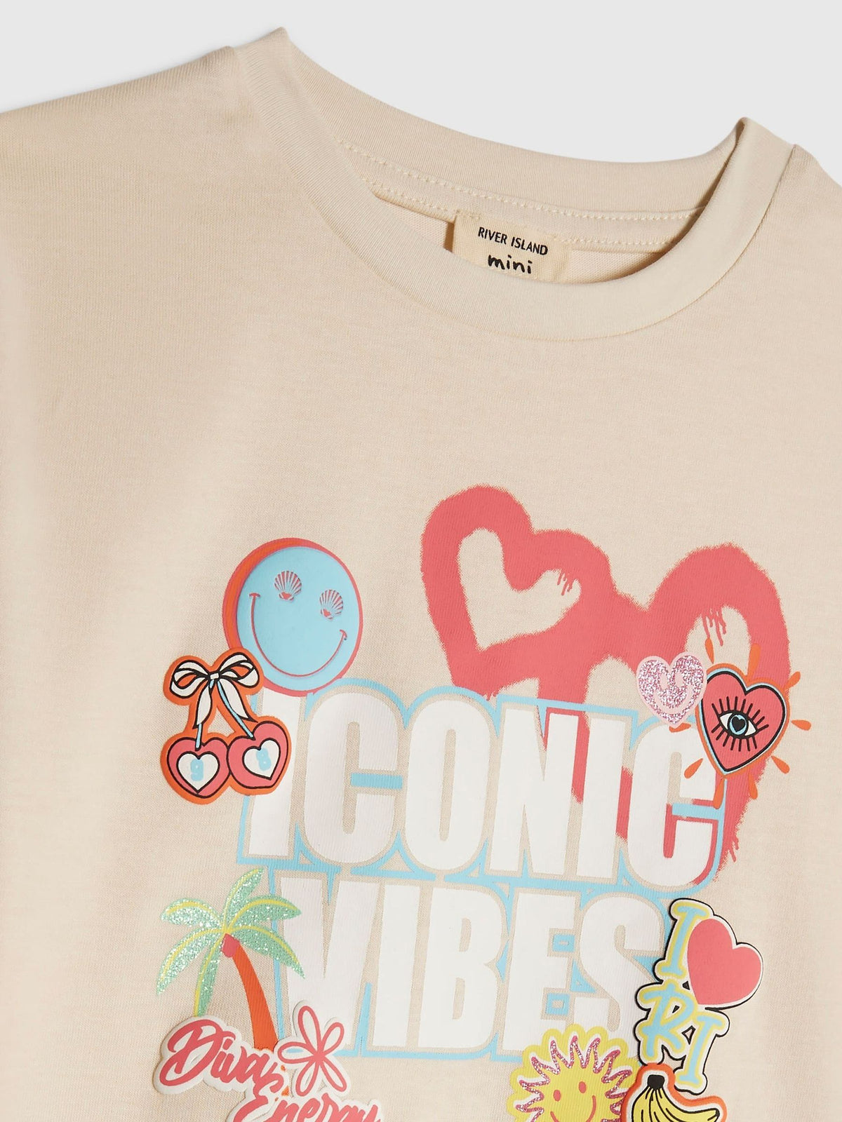 Dsiney Kidz - River Island Cream T-Shirt & Runner Shorts Set image 5