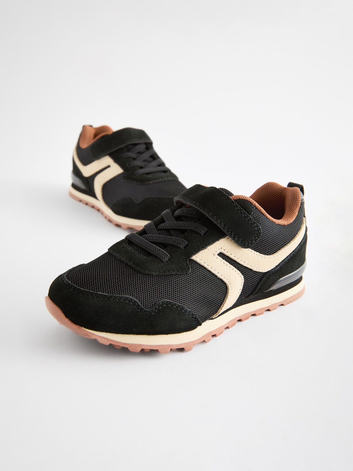 Black Standard Fit (F) One Strap Elastic Lace Trainers image 3
