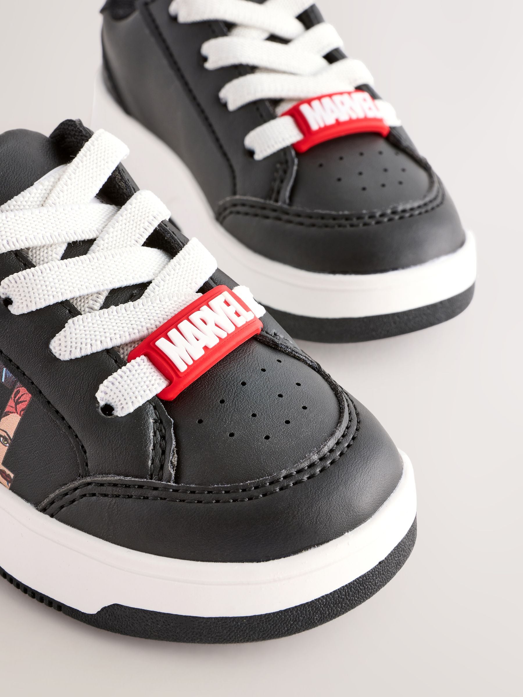 Black Standard Fit (F) Marvel Elastic Lace Trainers image 5