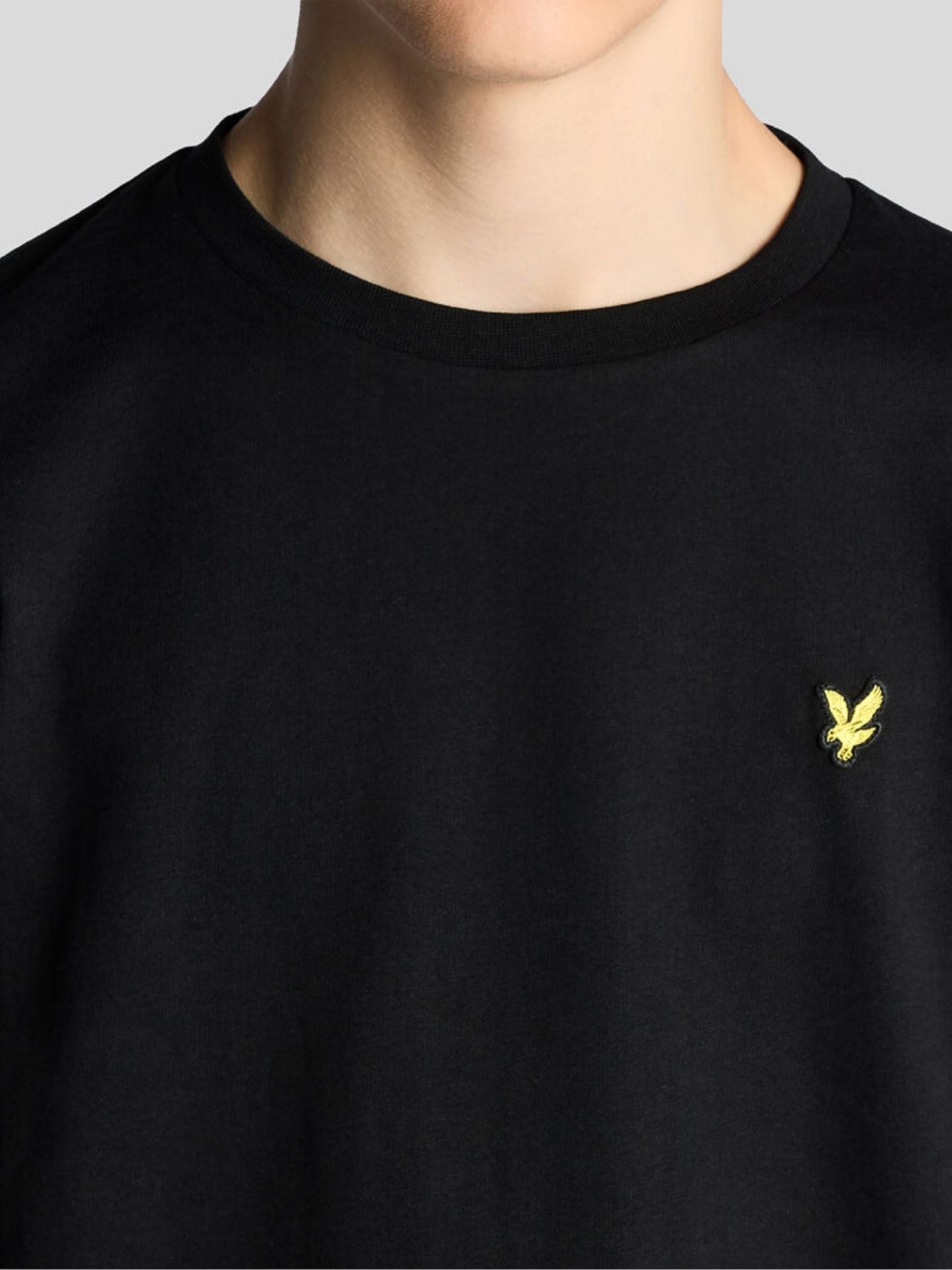 Dsiney Kidz - Lyle & Scott Black Crew Neck T-Shirt image 3