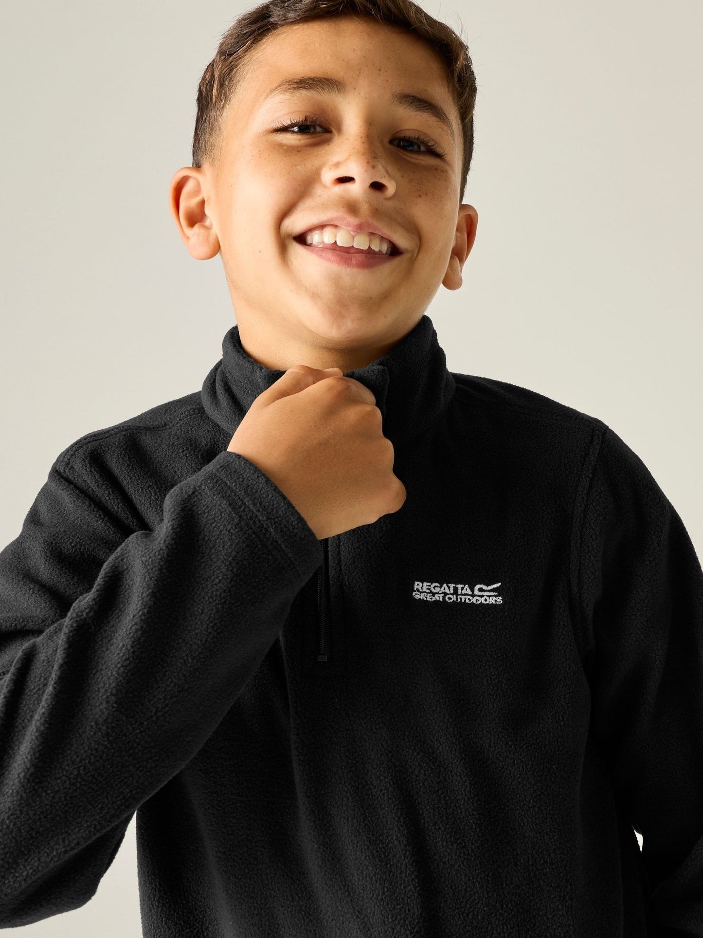 Dsiney Kidz - Regatta Black Hot Shot Half Zip Fleece image 3