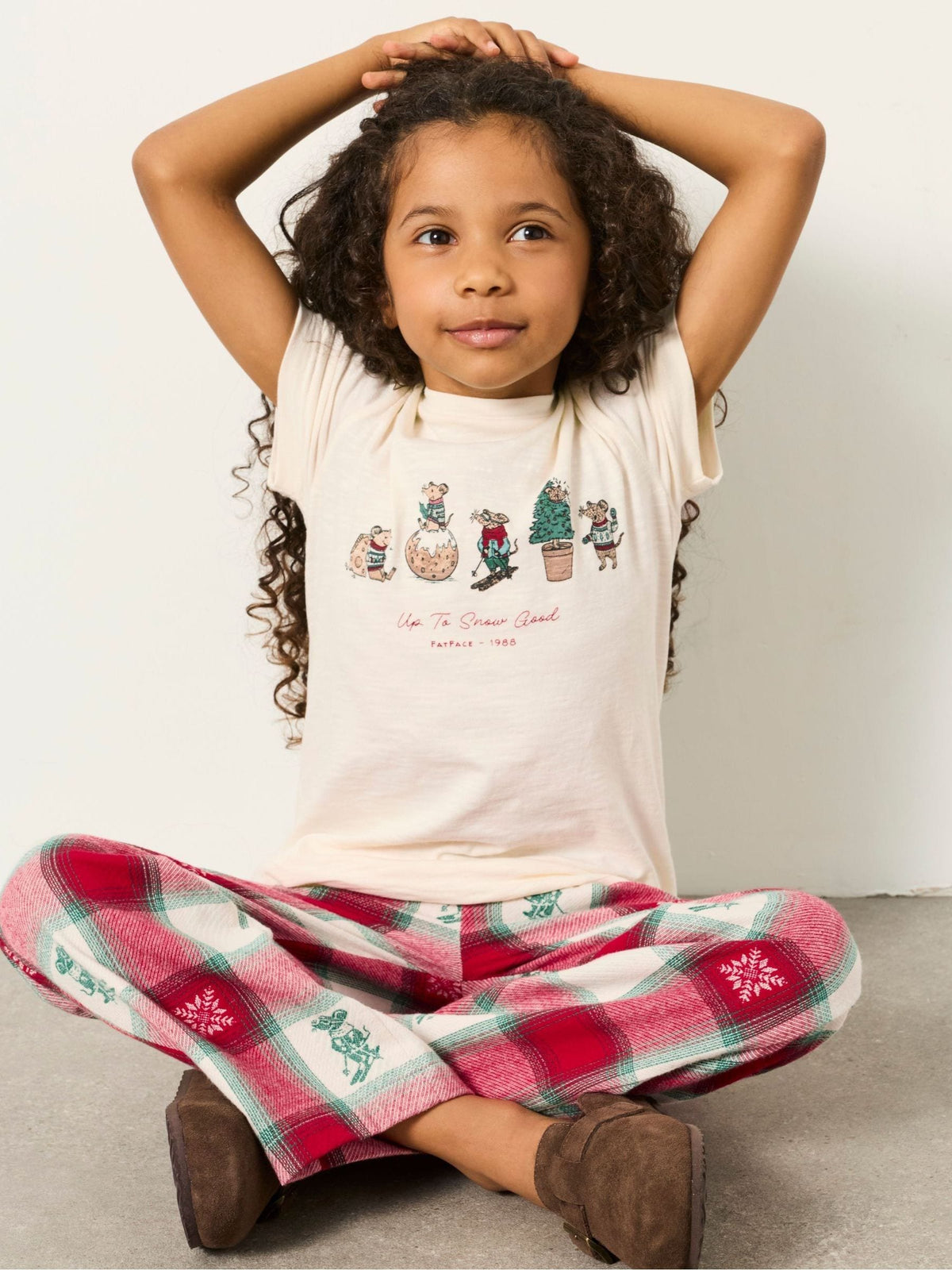FatFace Shelter Kids Ivory Christmas Mouse Pyjama Set (3-12yrs) - image 8
