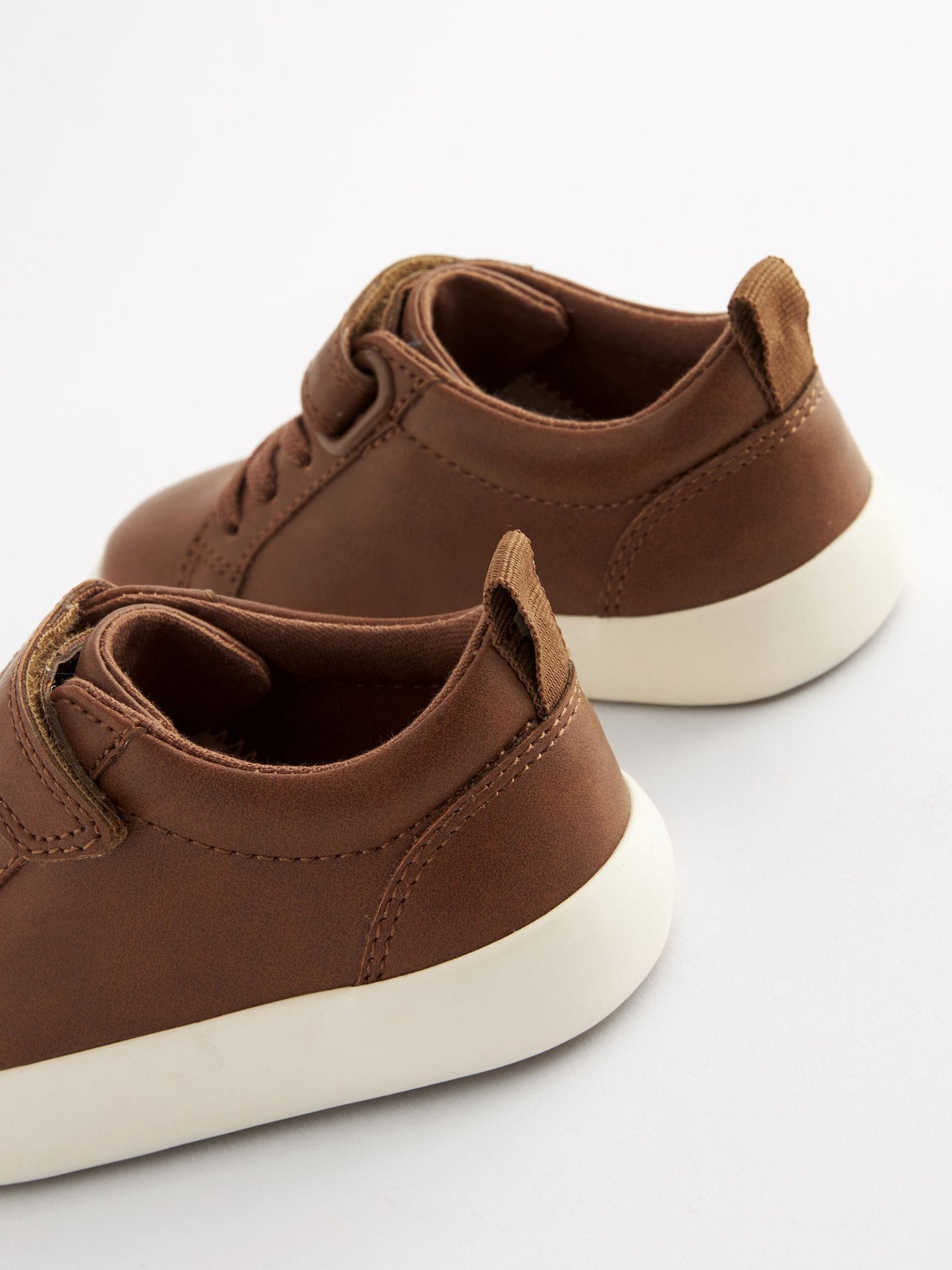 Tan Brown Wide Fit (G) Touch Fastening Elastic Lace Trainers image 5