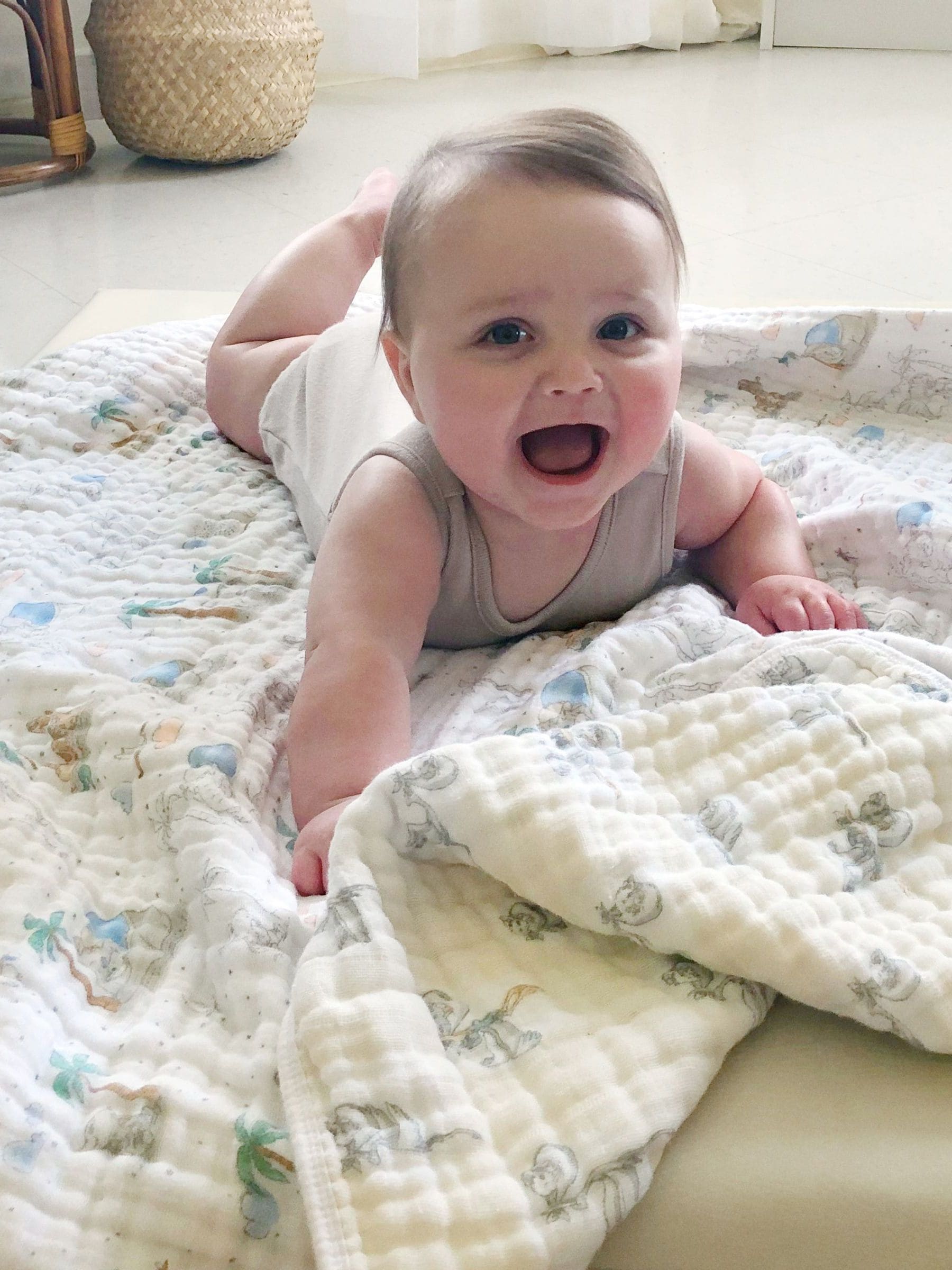 aden + anais White 100% Cotton Blanket image 1