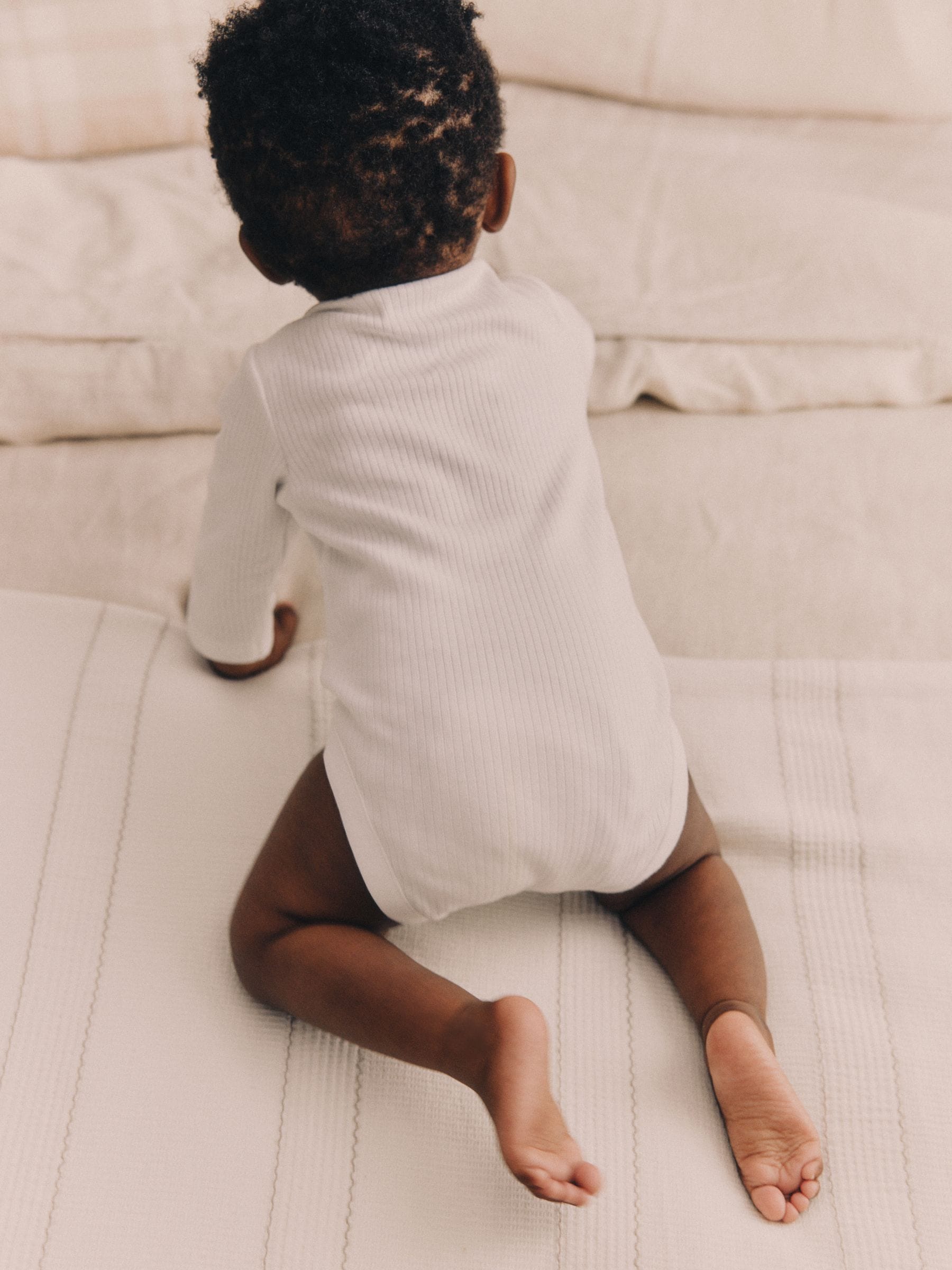 White 5 Pack Essential Baby Long Sleeve Bodysuits image 10