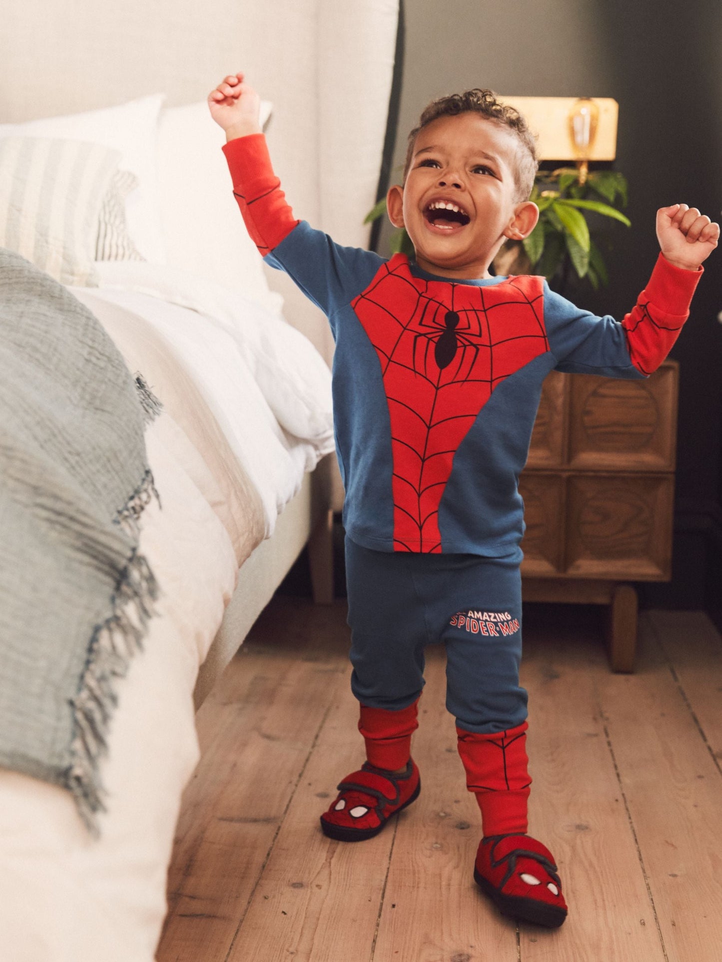 Red Spiderman Marvel Touch Fastening Cupsole Print Slippers image 3