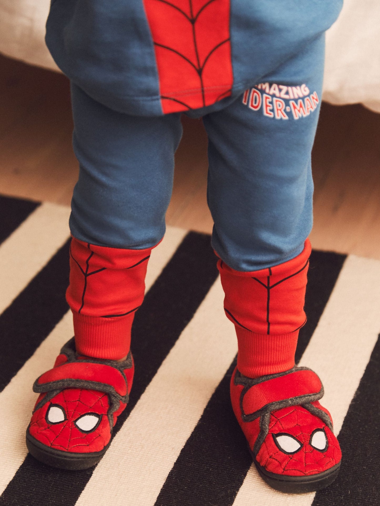 Red Spiderman Marvel Touch Fastening Cupsole Print Slippers image 5