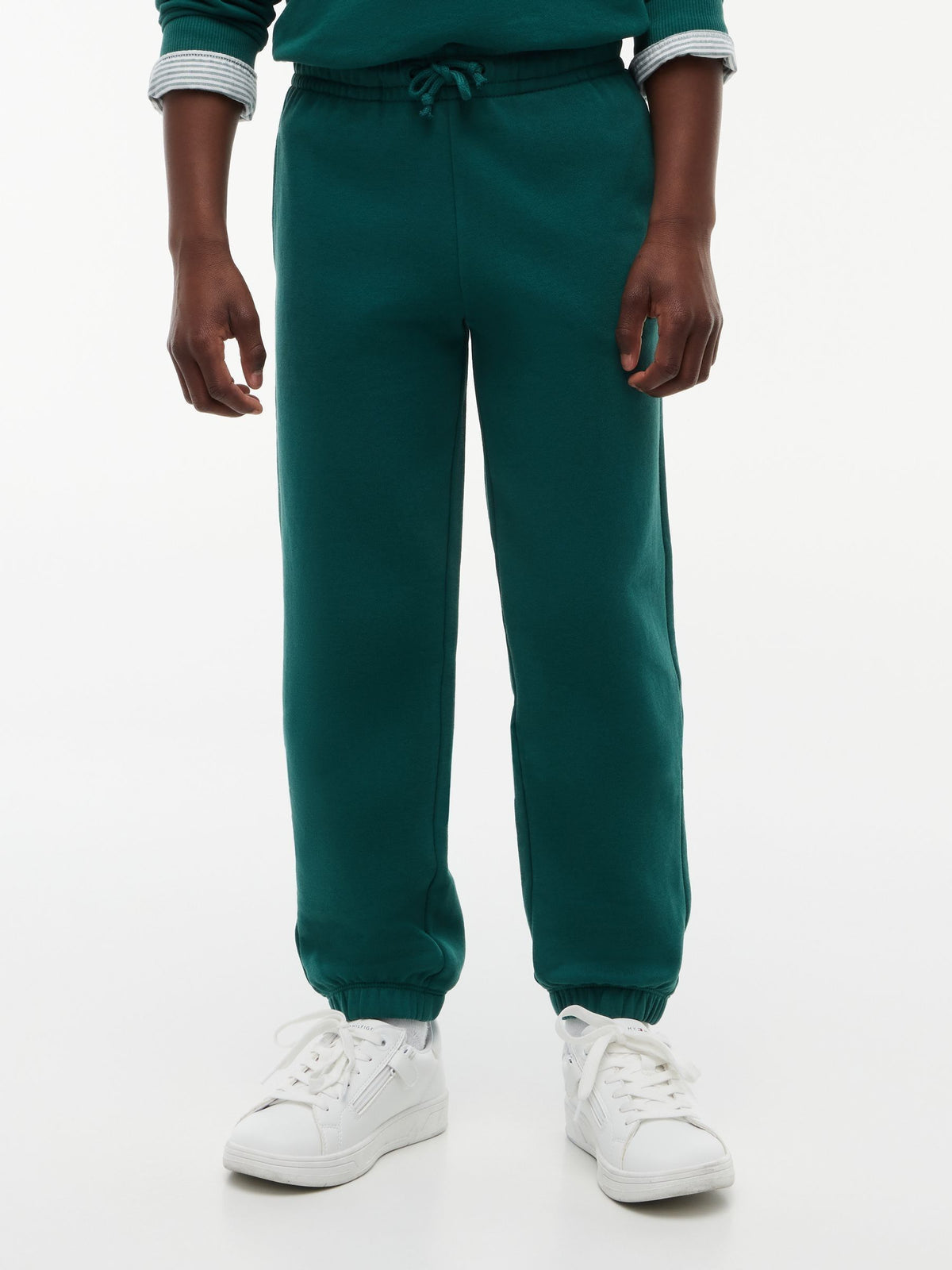 Dsiney Kidz - Tommy Hilfiger Green Flag Logo Patch Cuffed Joggers image 4