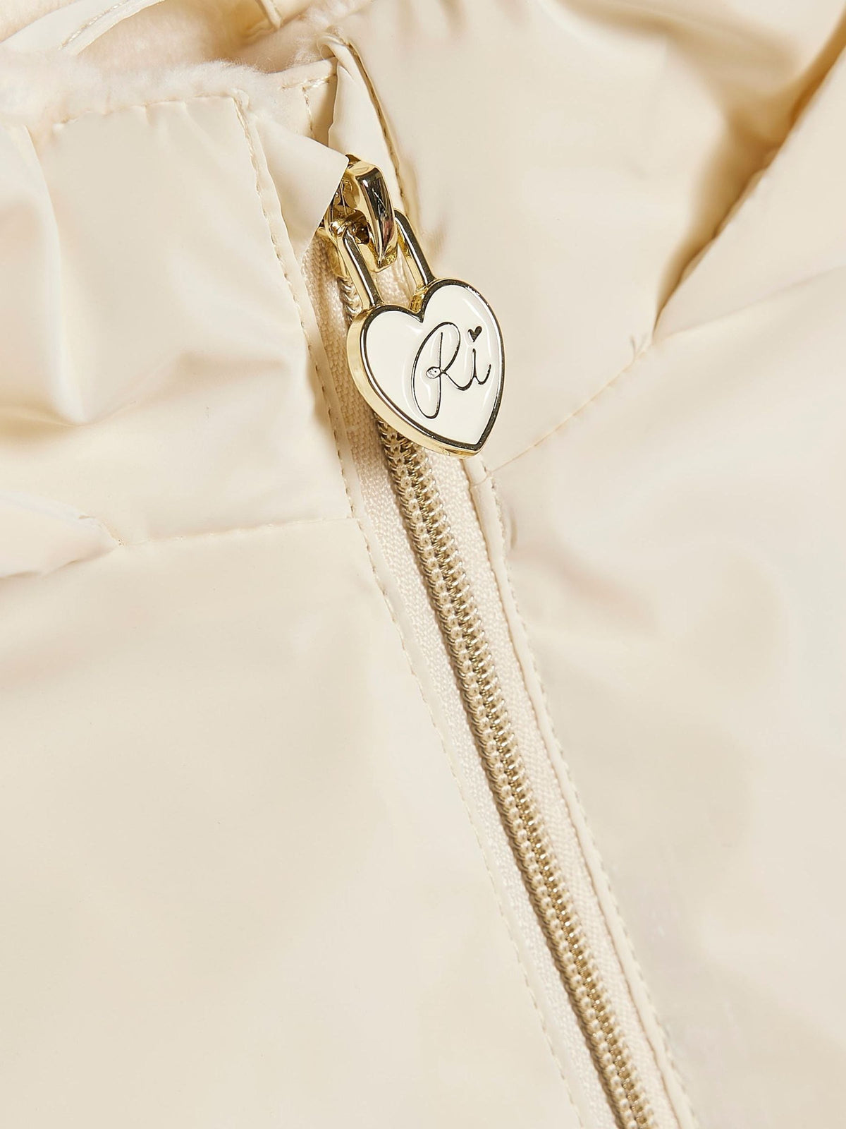 Dsiney Kidz - River Island Cream Frill Bow Raincoat image 3