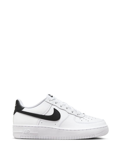 Nike White/Black Youth Air Force 1 Trainers image 3