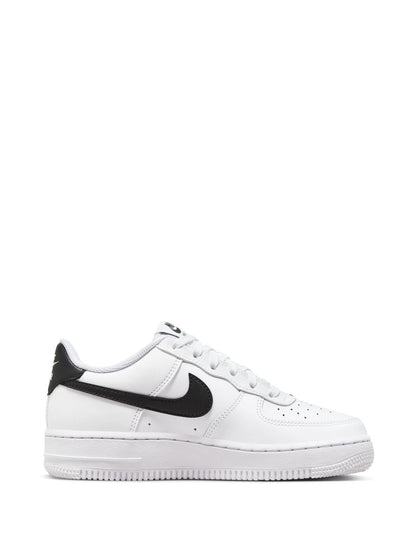 Nike White/Black Youth Air Force 1 Trainers image 5