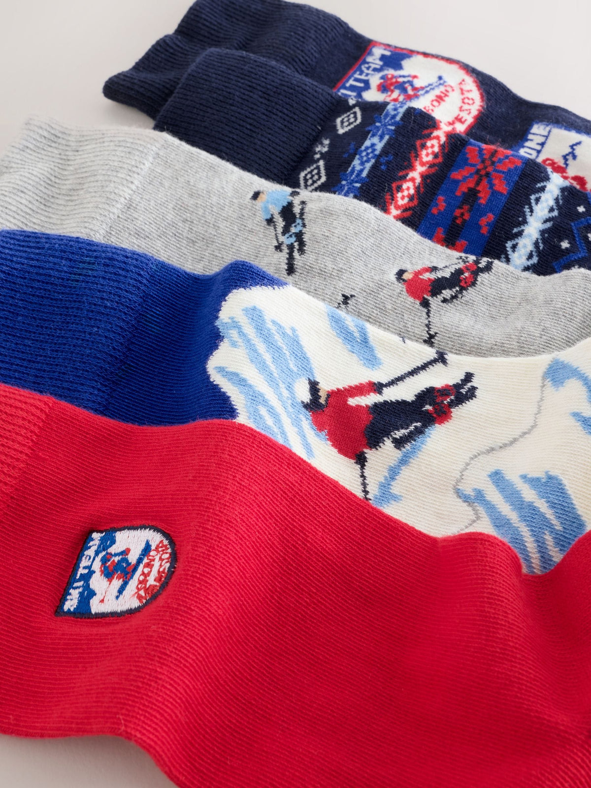 Red/Blue Ski Scenic Pattern Socks 5 Pack - image 8