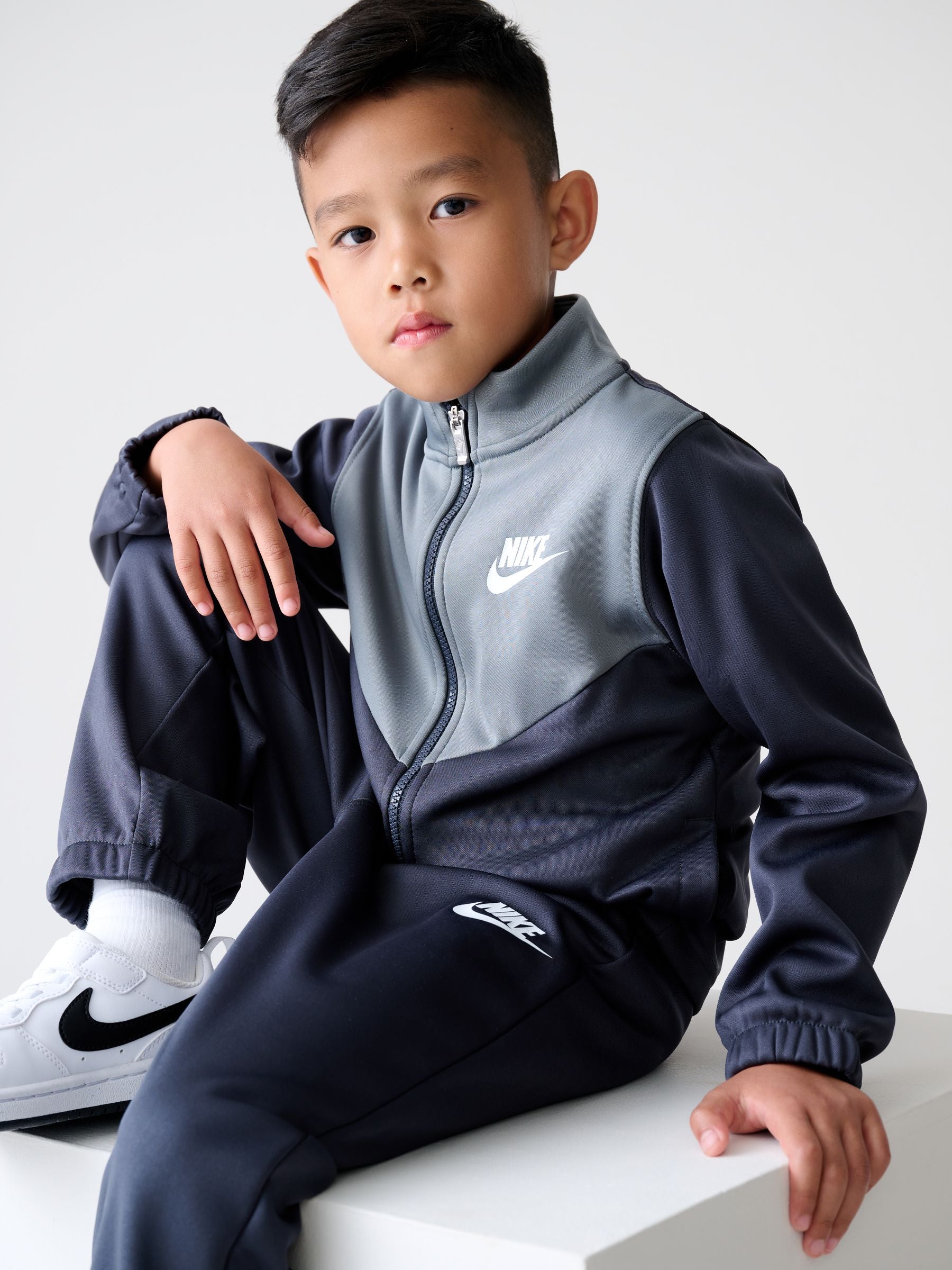 Nike Grey Little Kids Lifestyle Essentials Poly Tracksuit image 5
