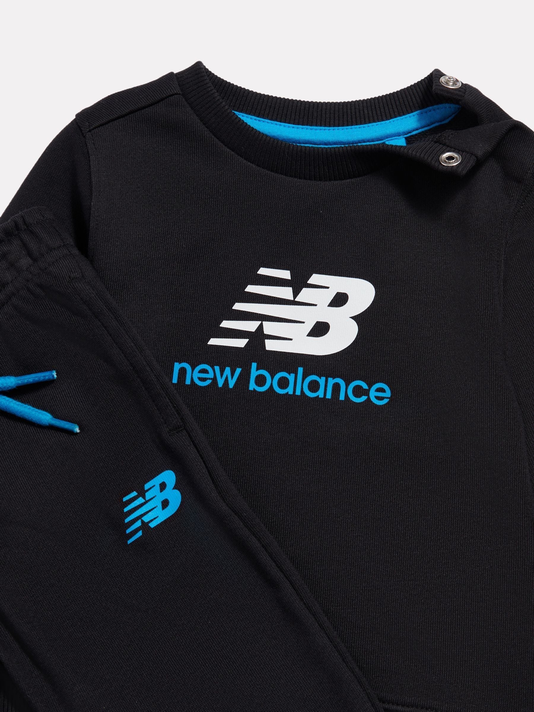 Dsiney Kidz - New Balance Black Stacked Logo Crew & Jogger Set image 3